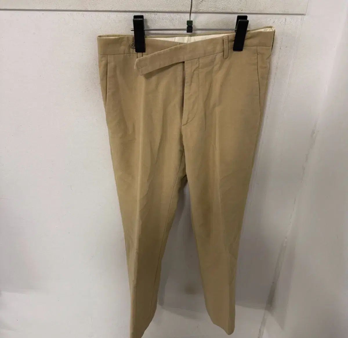 プラダ チノパンツ