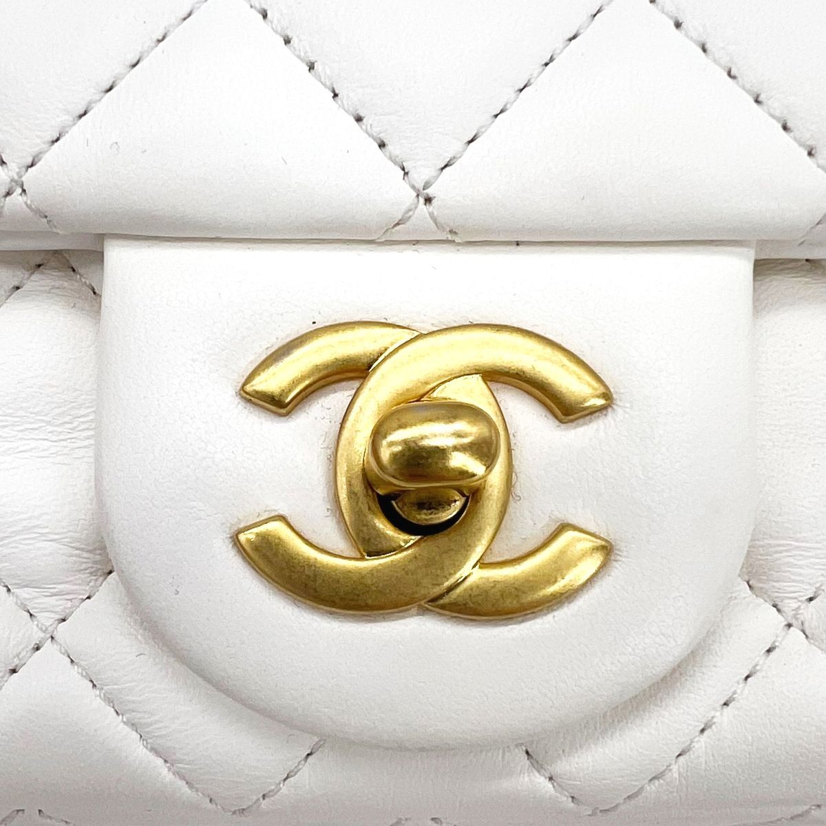 中古】 CHANEL シャネル ココボール ミニ フラップバッグ マトラッセ20 