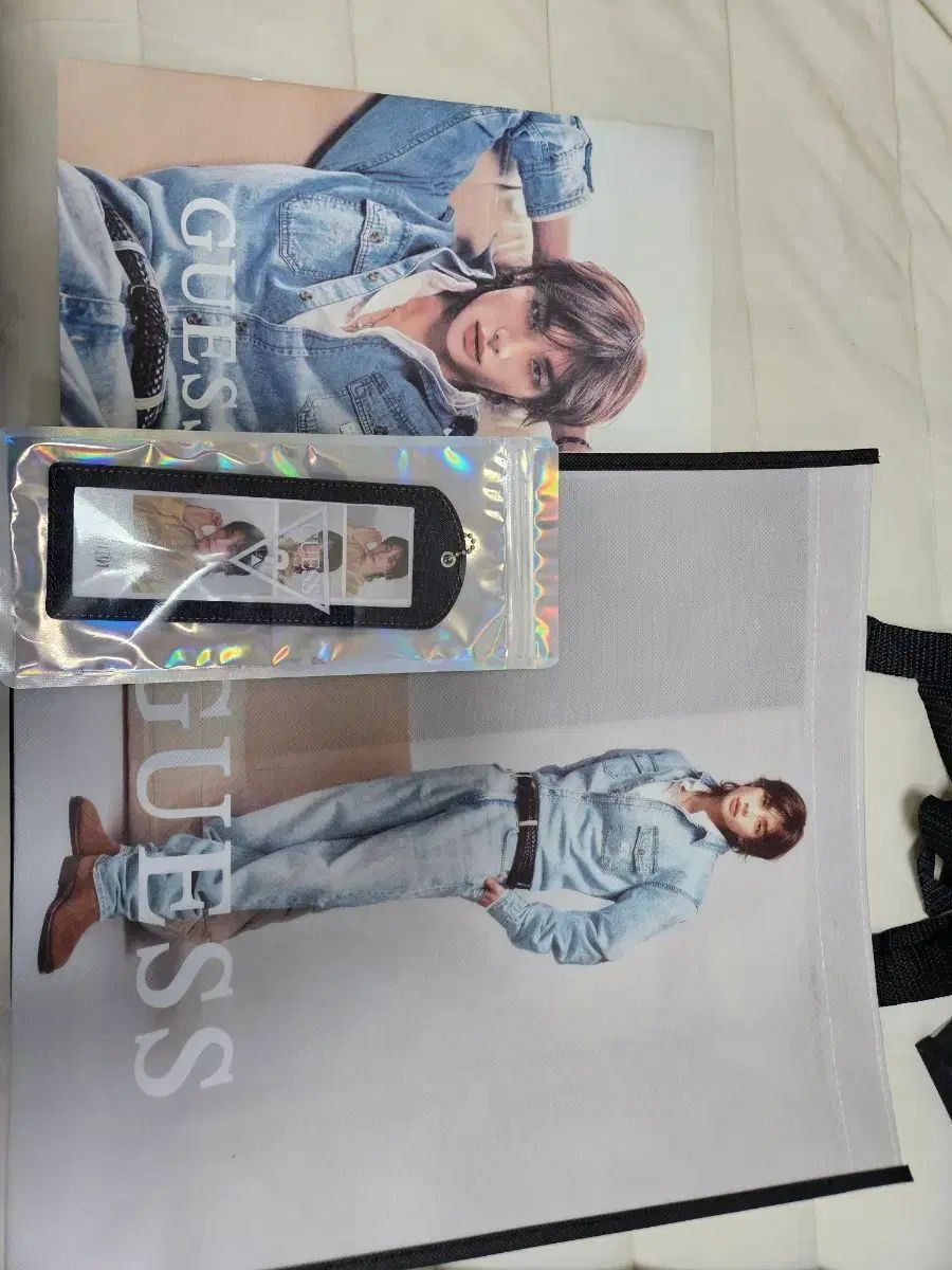 GUESS ゲス タポリンバッグ 大 + フォトブック + キーホルダー セット