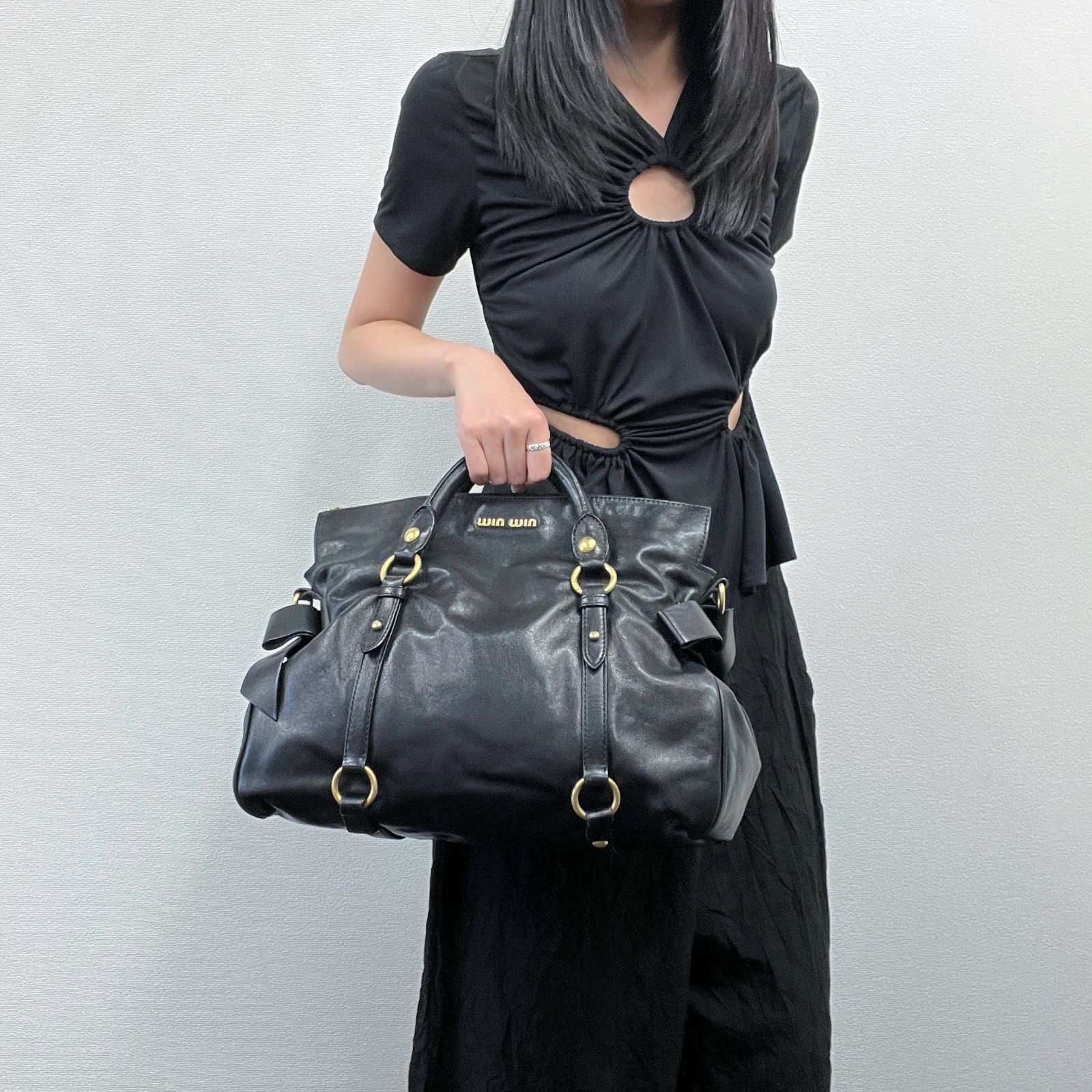 中古】MIU MIU ミュウミュウ ハンドバッグ ブラック レザー 
