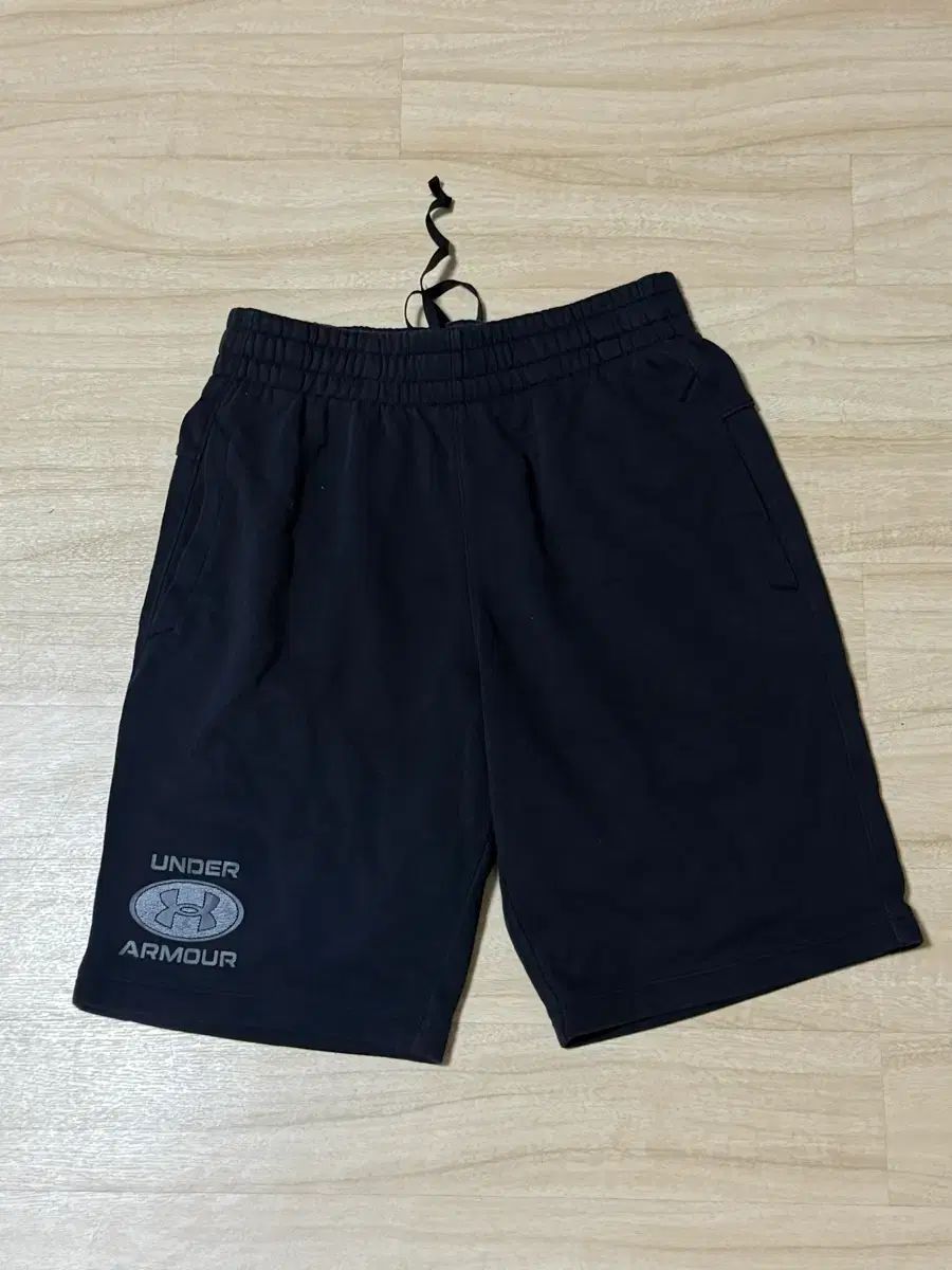 UNDER ARMOUR アンダーアーマー ハーフパンツ Mサイズ (新品)