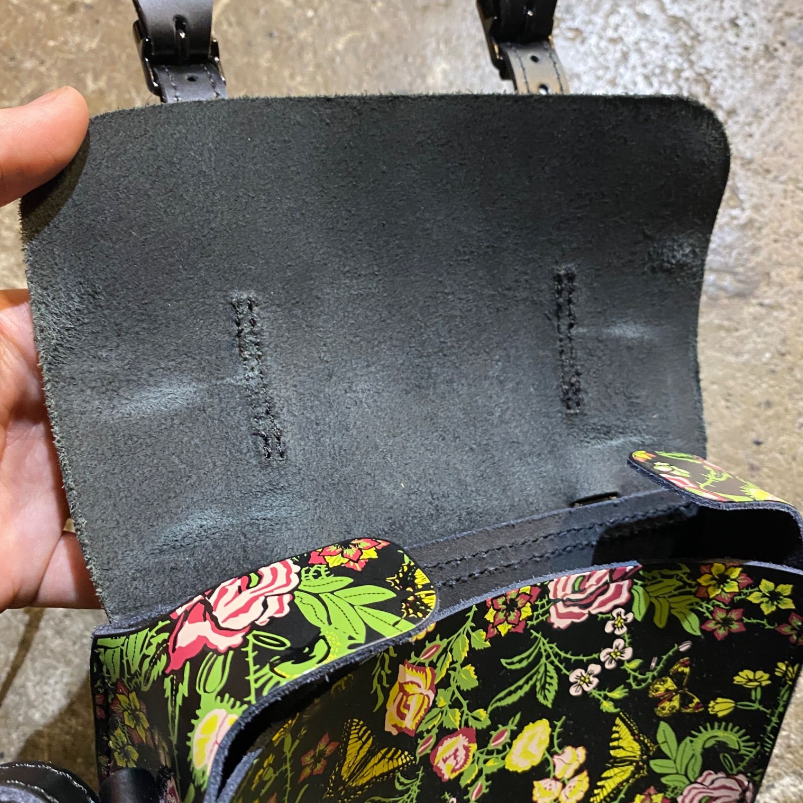 Dr.Martens 7 inch Floral Leather Crossbody Bag ドクターマーチン 7 
