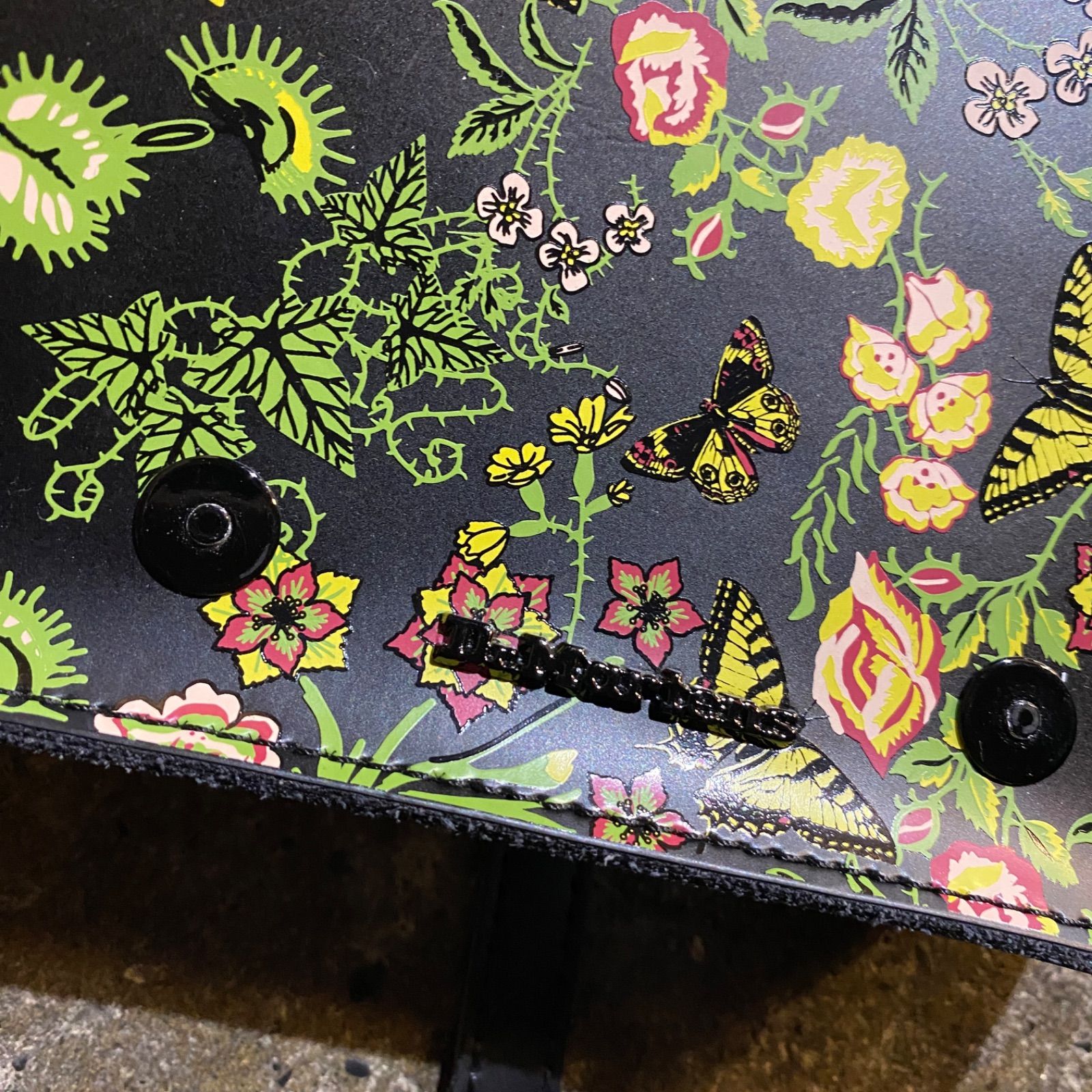 Dr.Martens 7 inch Floral Leather Crossbody Bag ドクターマーチン 7 