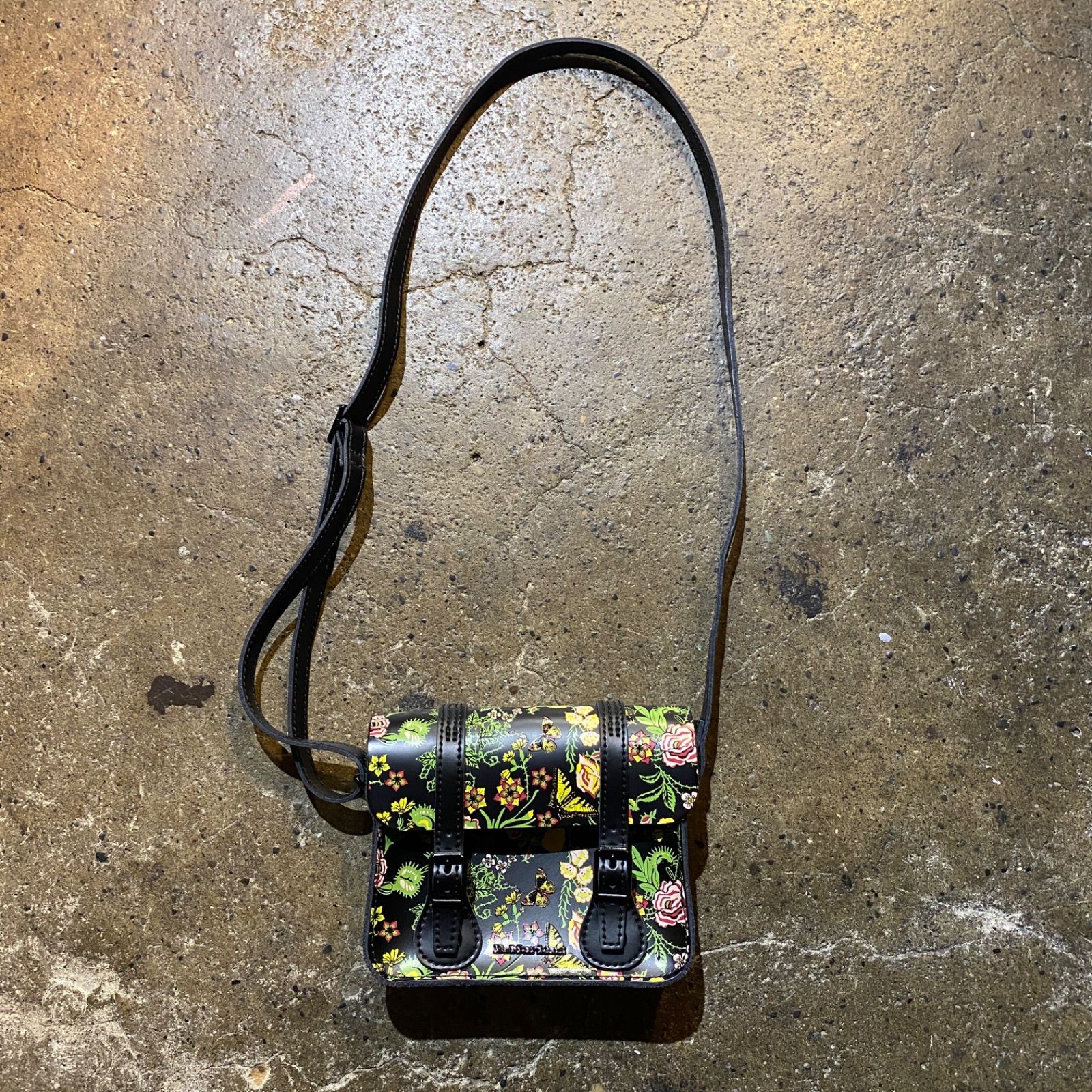 Dr.Martens 7 inch Floral Leather Crossbody Bag ドクターマーチン 7 