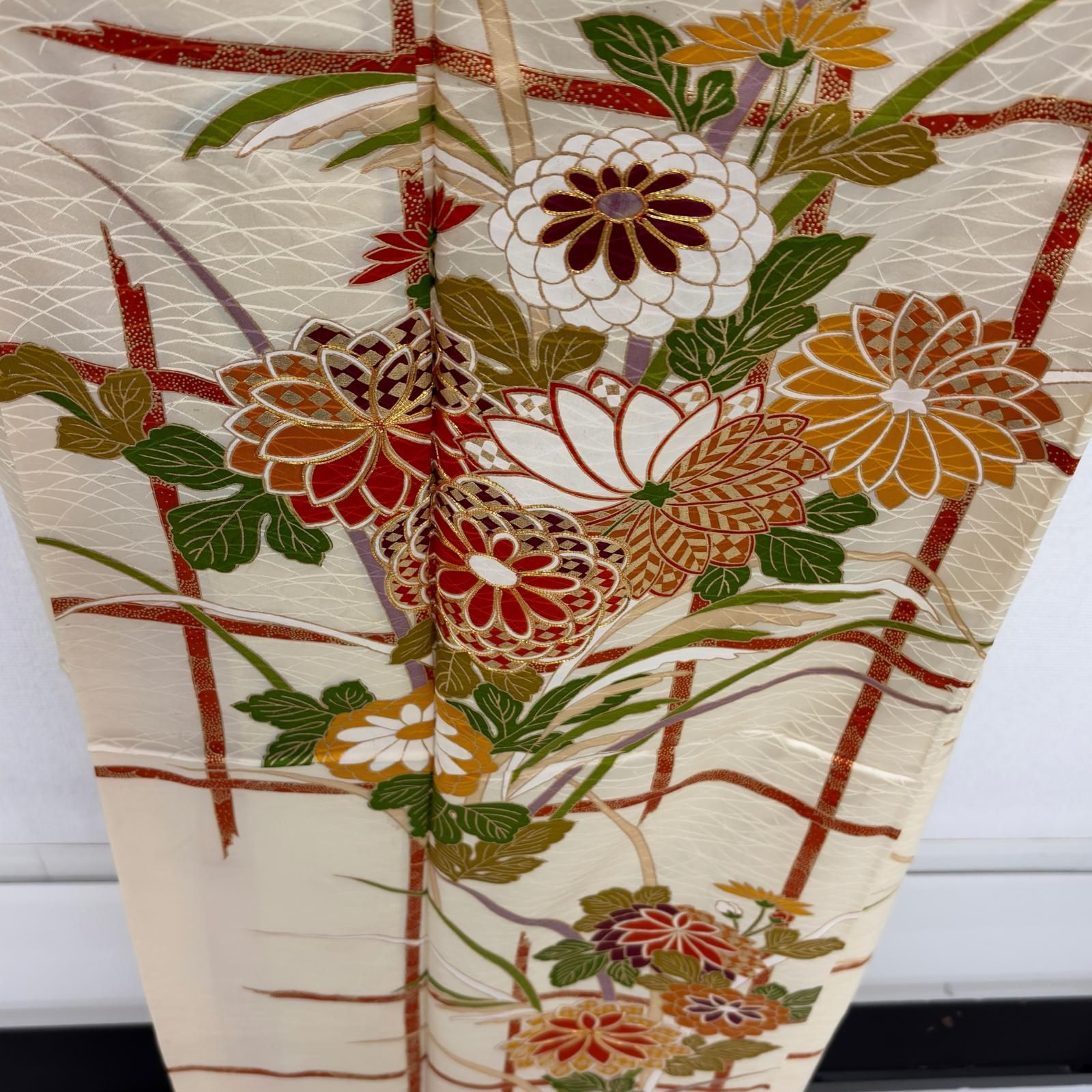 511mh75☆付下げ 一つ紋 ややふくよかサイズ 金駒刺繍 金彩 辛子色☆ 付下げ 金駒刺繍 金彩 上品な染め 紋無し 正絹 着物 MK-4099 - メルカリ