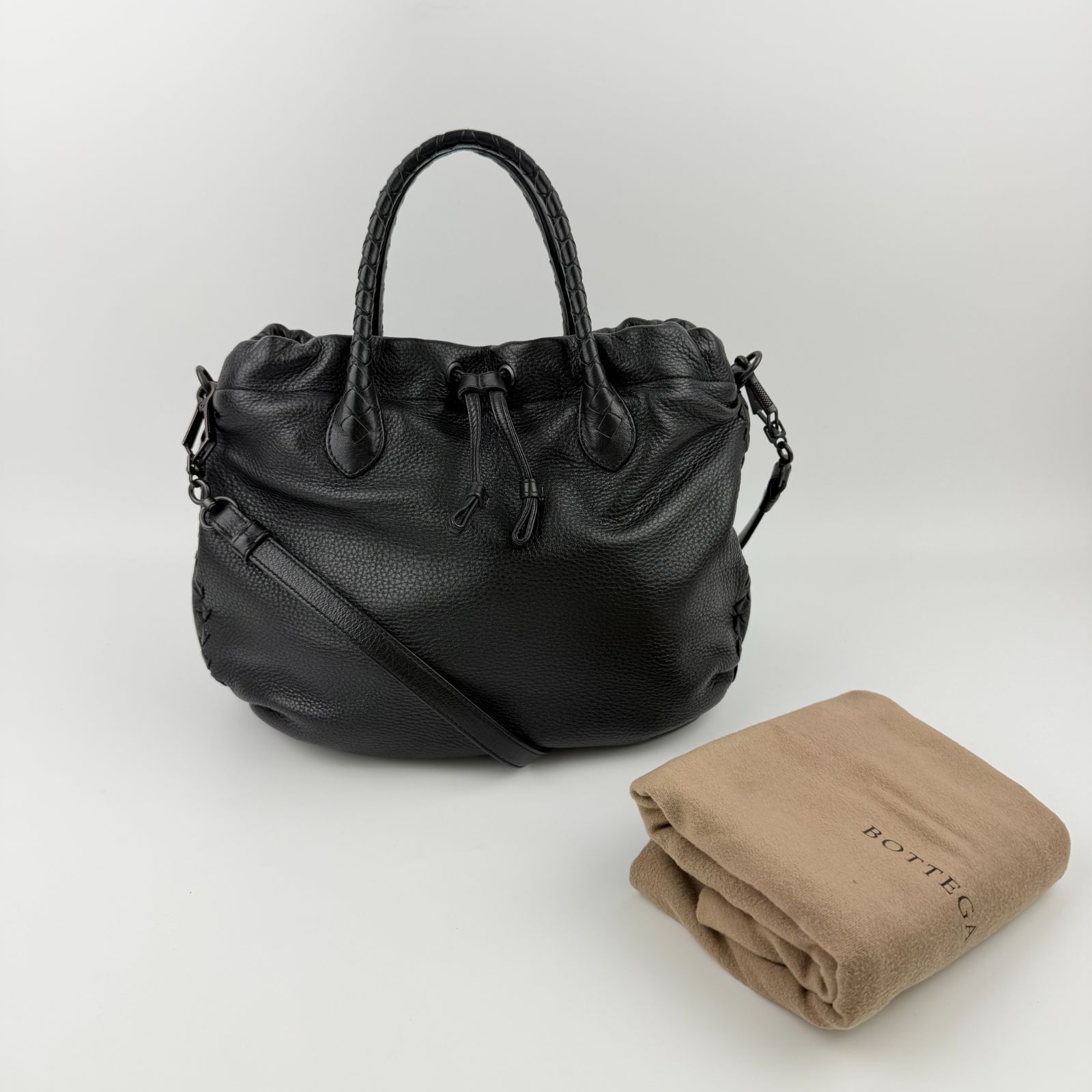 【中古】Bottega Veneta ボッテガヴェネタ イントレチャート ショルダーバッグ ハンドバッグ ブラック レザー ヴィンテージ レディース【中古美品】HIBUOCHI VINTAGE hboc260512a05