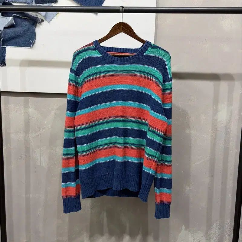 (105) Tommy Hilfiger トミーヒルフィガー ストリート カジュアル マルチカラー ストライプ ニット
