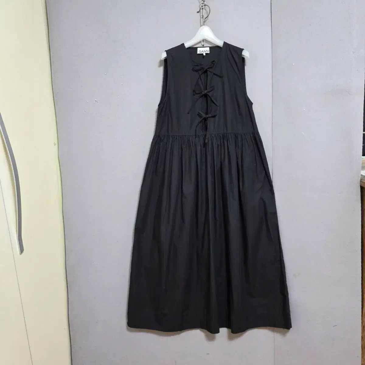 GANNI ガニー 活用しやすい ブラック ロング丈ワンピース n5455