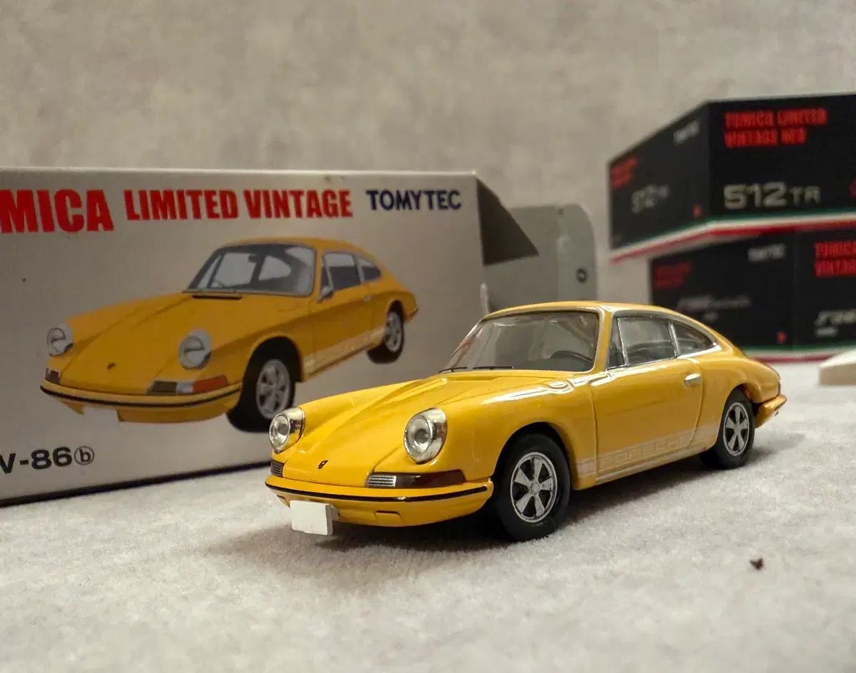 姫宮 桃李 ポルシェ 911s イェロー
