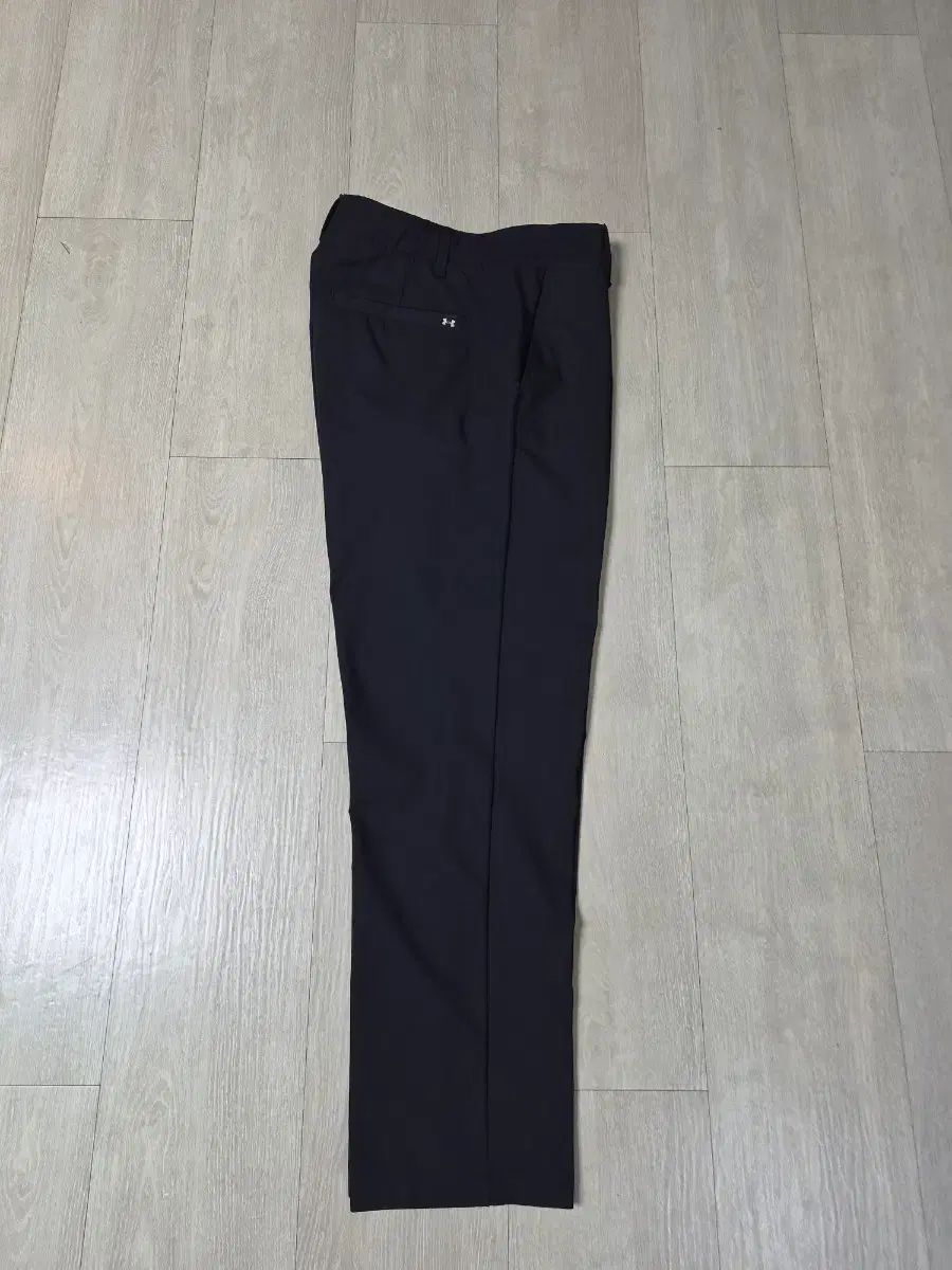 (ほぼ新品)UNDER ARMOUR アンダーアーマー ゴルフ メンズ ズボン(34)