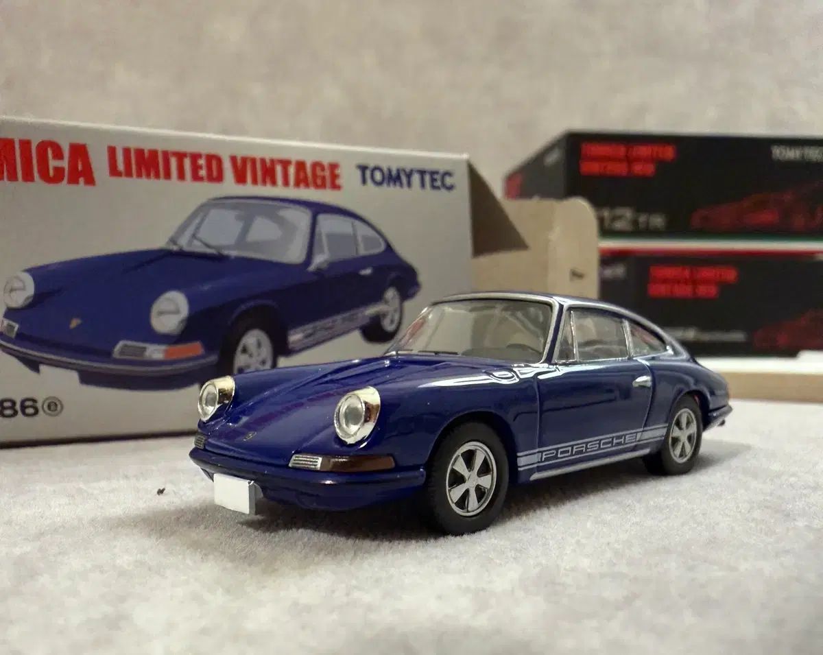 姫宮 桃李 ポルシェ 911s ネイビー