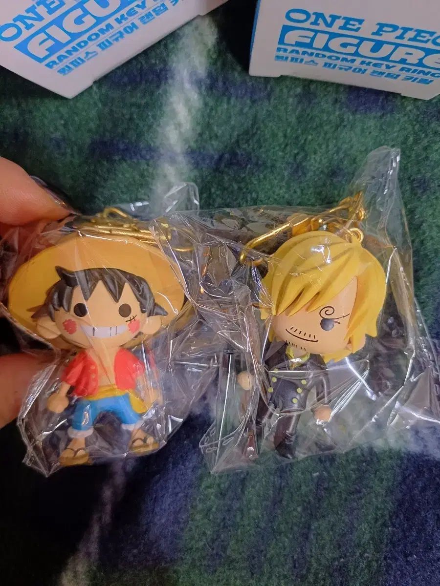安い，得価 新品) ONE PIECE フィギュア キーホルダー モンキー・D