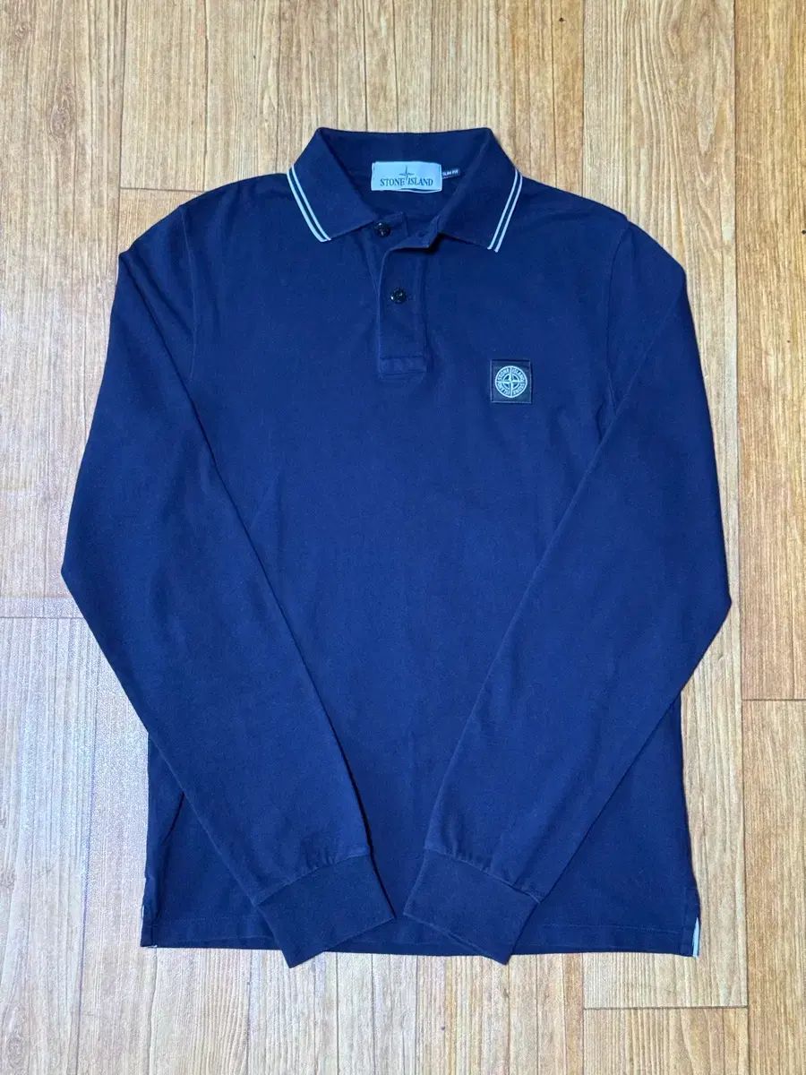 ストーンアイランド ロゴパッチ 長袖 カラーTシャツ