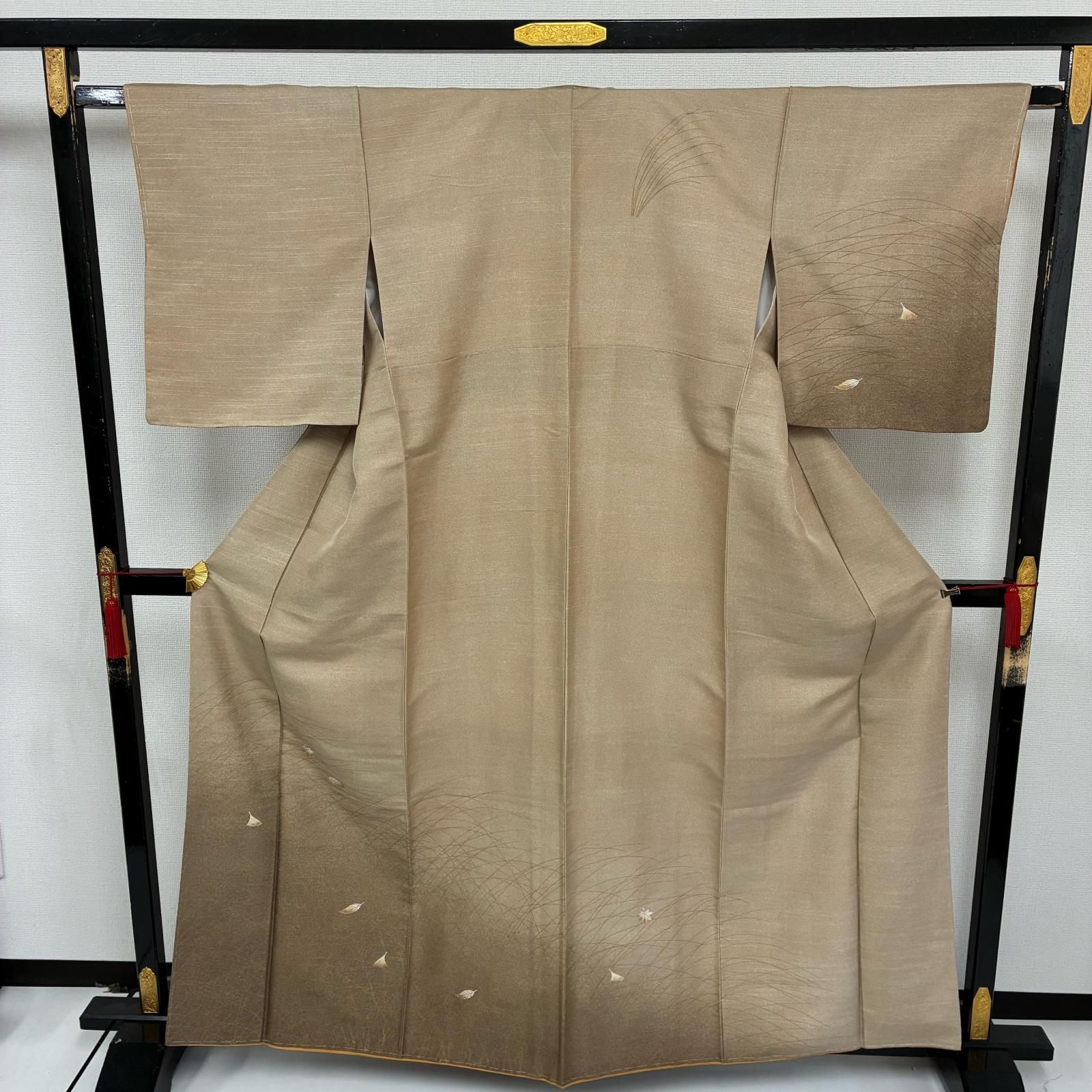付け下げ 正絹 紬 紋なし しつけ糸 枯葉 イチョウ 紅葉 袷 着物 MK