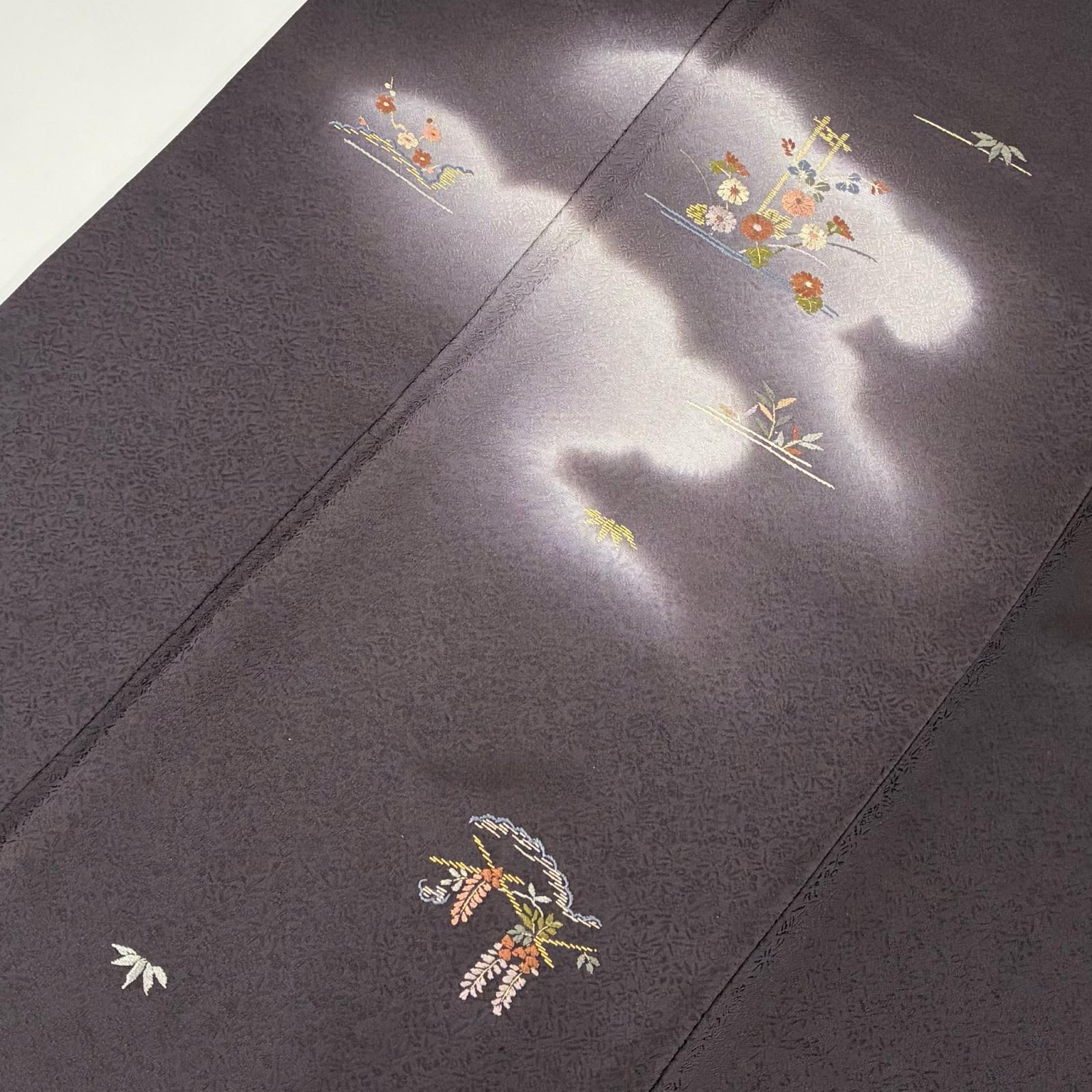 刺繍入り上質な付け下げ訪問着　袷　正絹 未使用　グレー系　蛍暈し　パールトーン 付け下げ 正絹 刺繍 美しい地模様 パールトーン加工 京都お誂え 紋なし