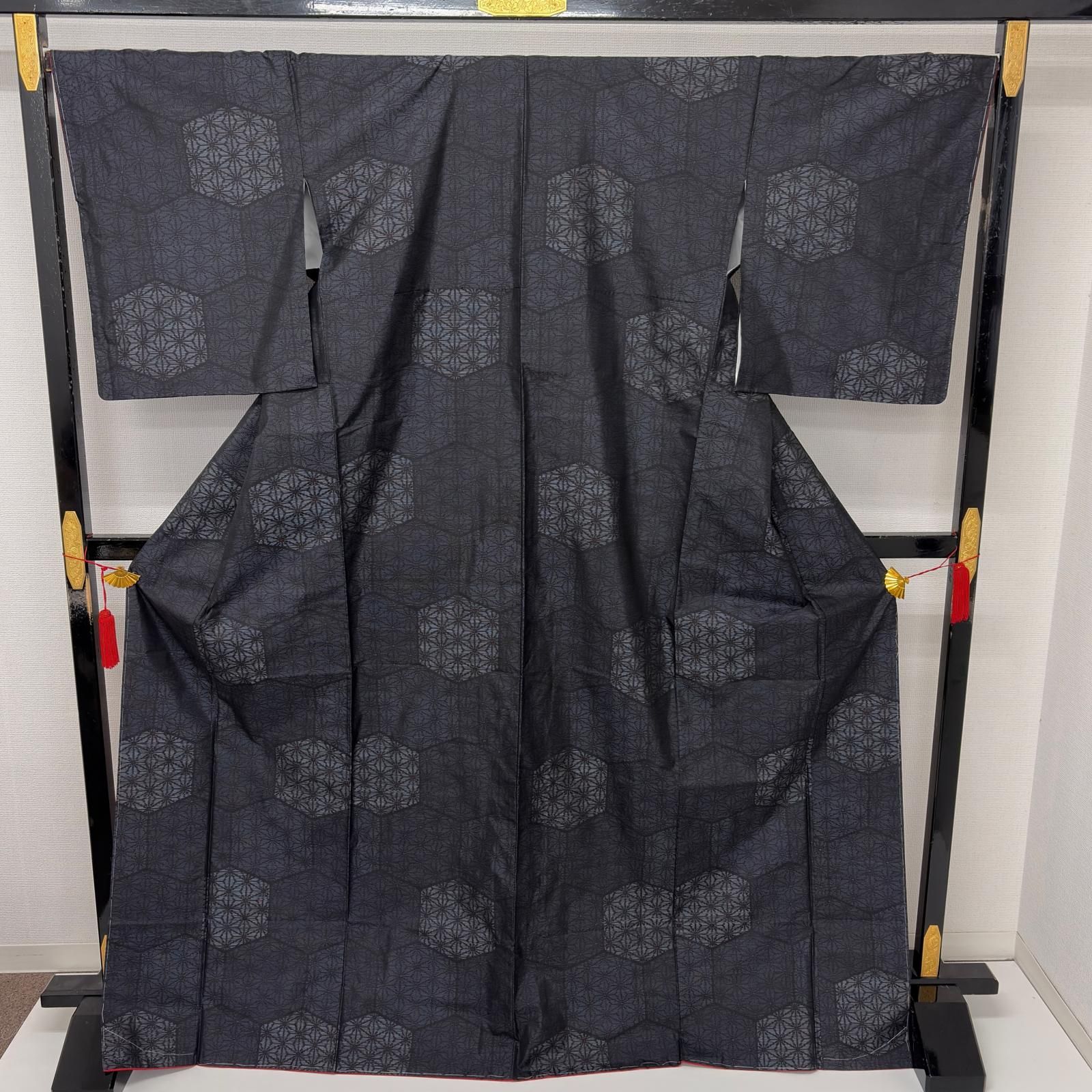 本場大島紬 裄68 正絹 泥藍染め 亀甲の麻の葉 袷 着物 MK-3914 - メルカリ