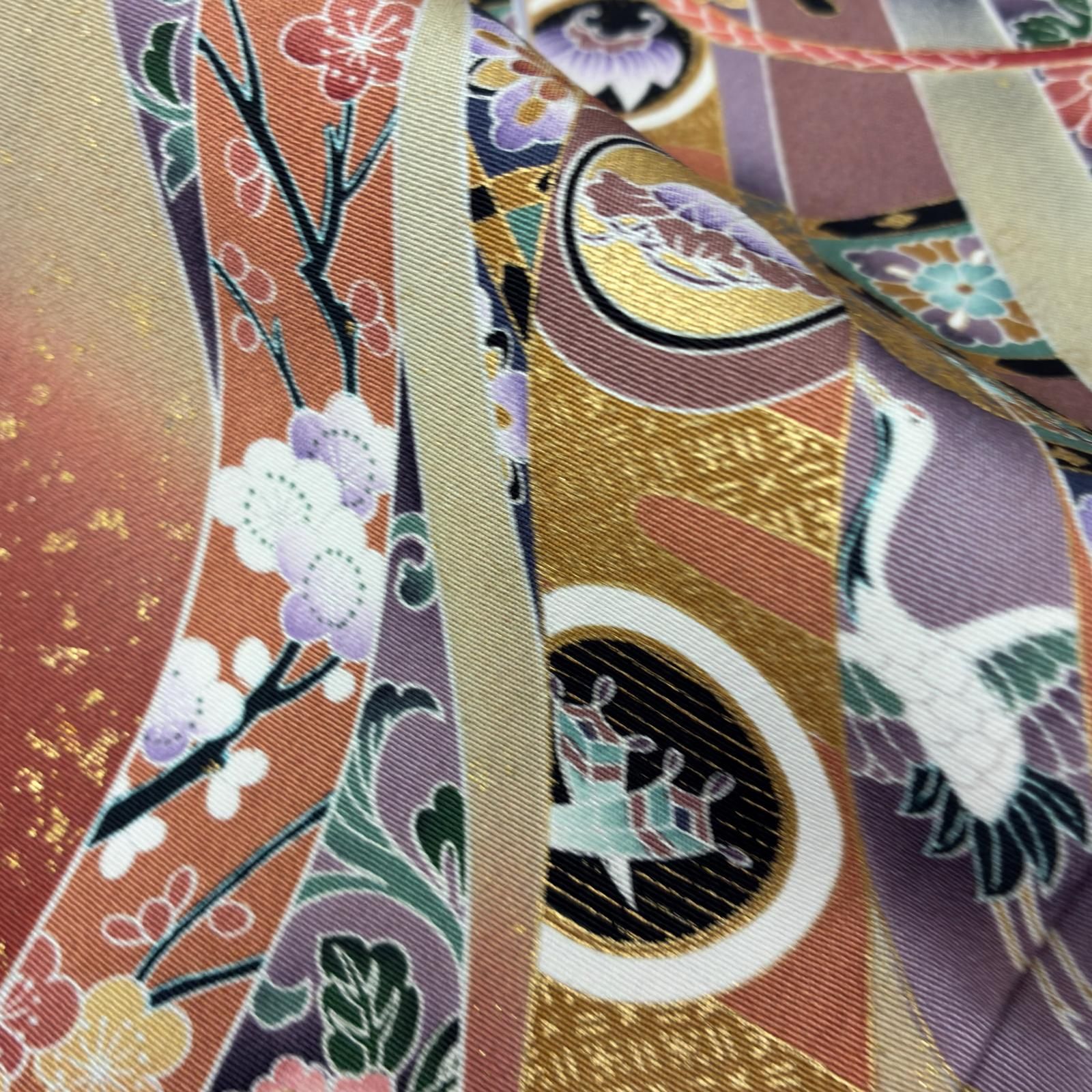 作家もの　黒留袖　シルクロード　華紋　金駒刺繍　金彩　着物　122b d ms 黒留袖 作家物 金駒刺繍 金彩 友禅 裄67 華紋 五つ紋 正絹 着物 MK