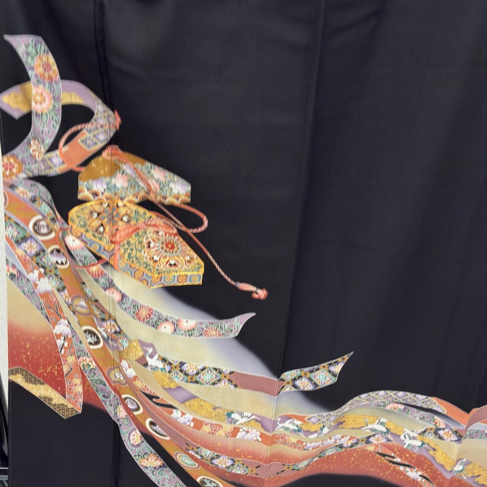 付け下げ　色留袖　金駒刺繍　金彩　色紙重ね　華紋　紋無し　着物　013b d 黒留袖 作家物 金駒刺繍 金彩 友禅 裄67 華紋 五つ紋 正絹 着物 MK