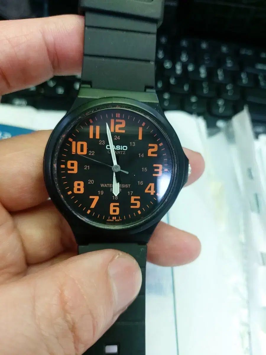 CASIO オレンジ 数字 판 검정 시계