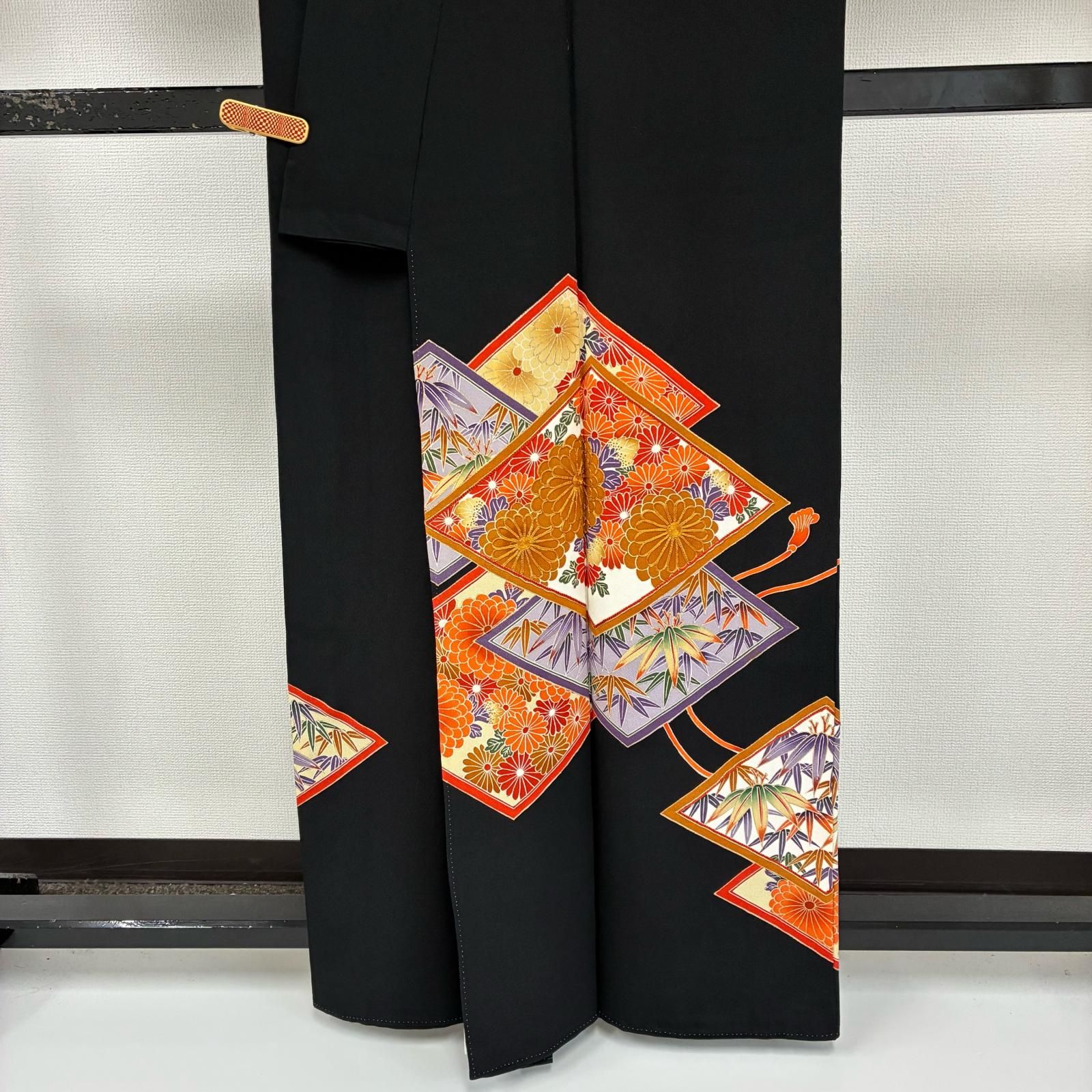 m446＋　D591 黒留袖　更紗　金駒刺繍　金彩　正絹　着物　袷　極美品 黒留袖 金駒刺繍 友禅 上品な染め 金彩 一つ紋 正絹 着物 MK-4461