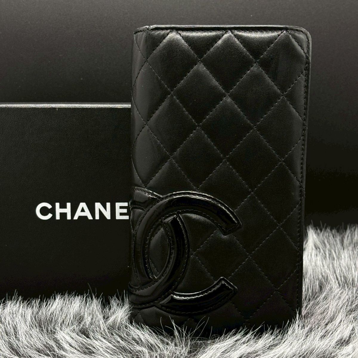 視線を奪う黒と桃】 CHANEL 長財布 カンボンライン ココマーク 