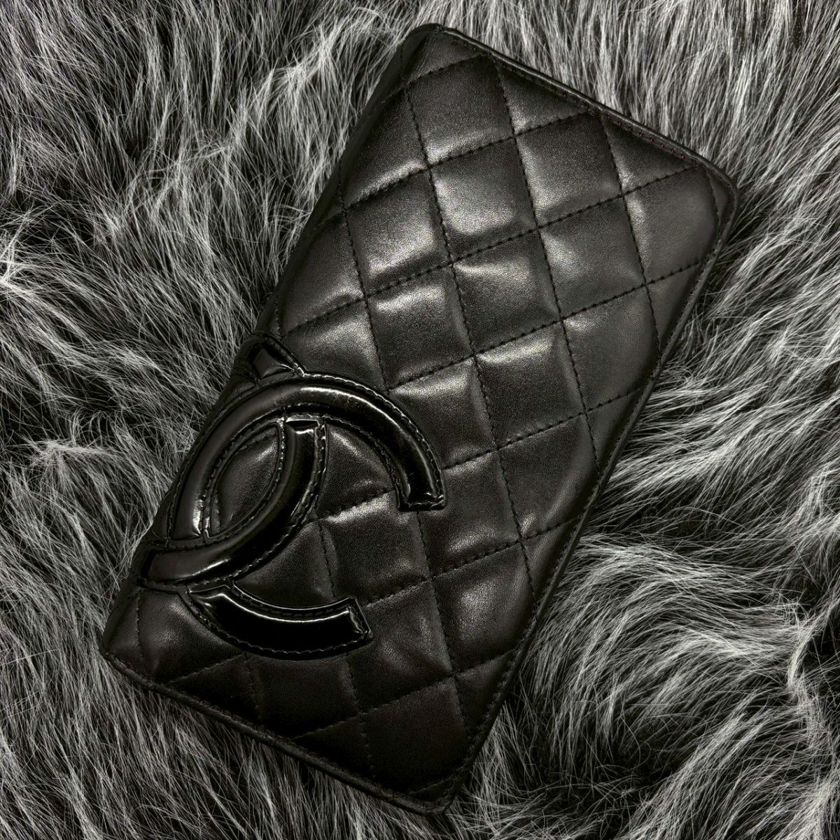 視線を奪う黒と桃】 CHANEL 長財布 カンボンライン ココマーク 