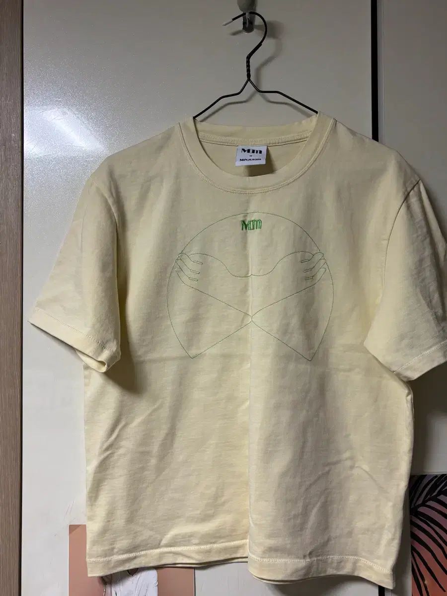 ミンジュキム イェロー 刺繍 半袖Tシャツ 10,027円