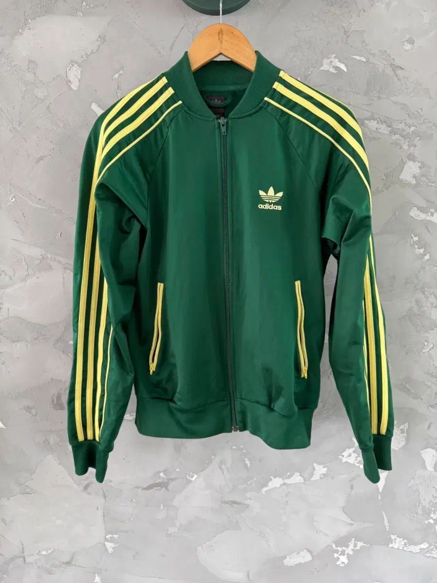 アディダス 3本線 トラックジャージ グリーン/イェロー m