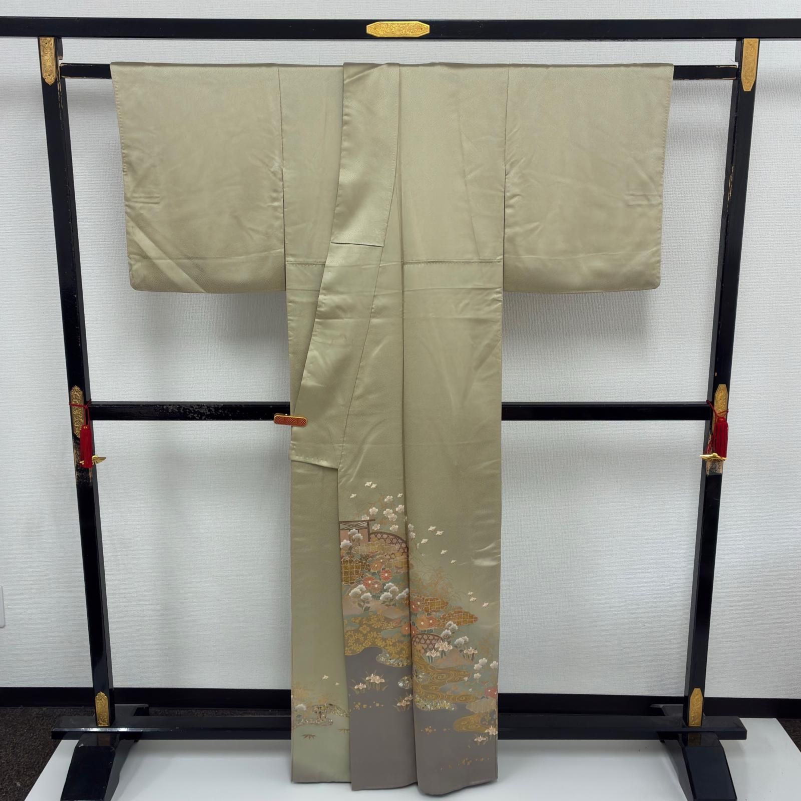 色留袖 正絹 作家物 一つ紋 上品な加工に花草 袷 着物 MK-7994 - メルカリ