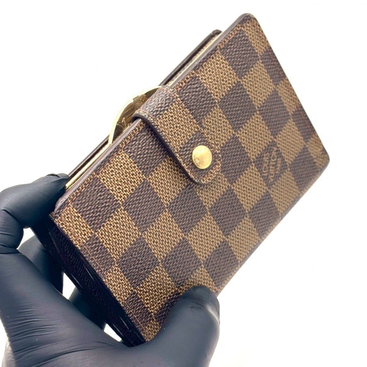 手元に宿る余裕】 LOUIS VUITTON 二つ折り財布 ダミエ ヴィエノワ 