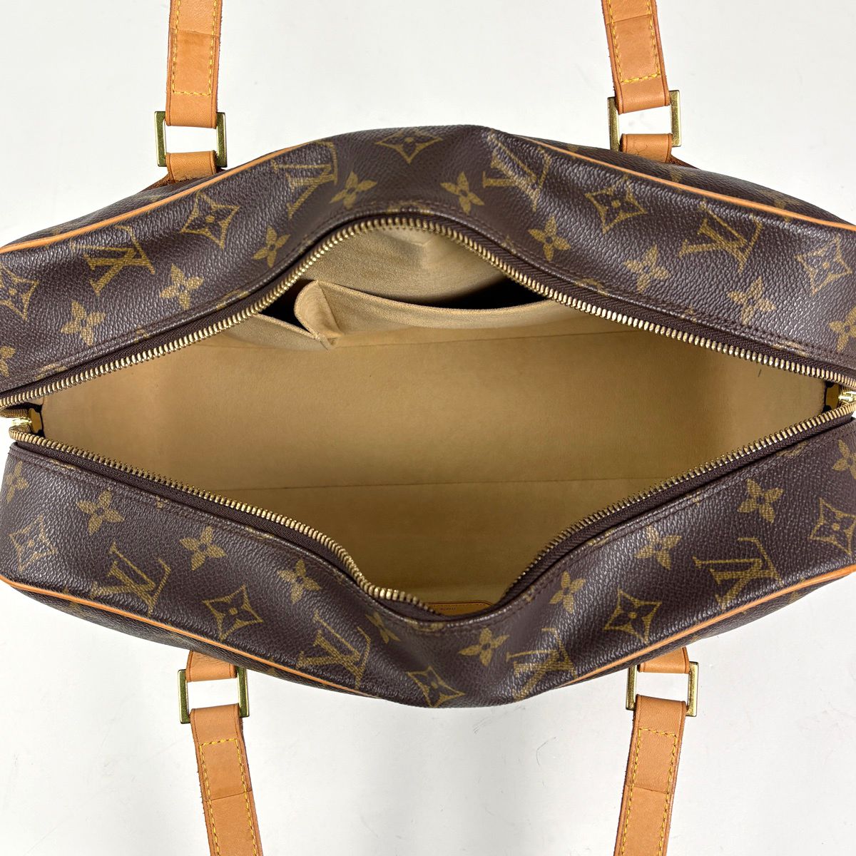 ルイ・ヴィトン Louis Vuitton シテGM 肩掛け ショルダーバッグ 
