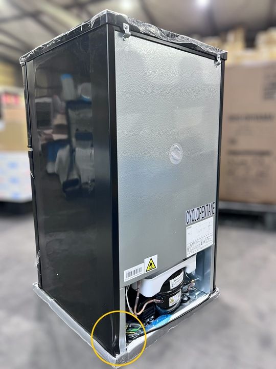 【開封済・未使用品】アイリスオーヤマ 冷凍冷蔵庫 90L IRSD-9B-B ブラック 【開封済・未使用品】アイリスオーヤマ 冷凍冷蔵庫 90L IRSD-9B-B ブラック