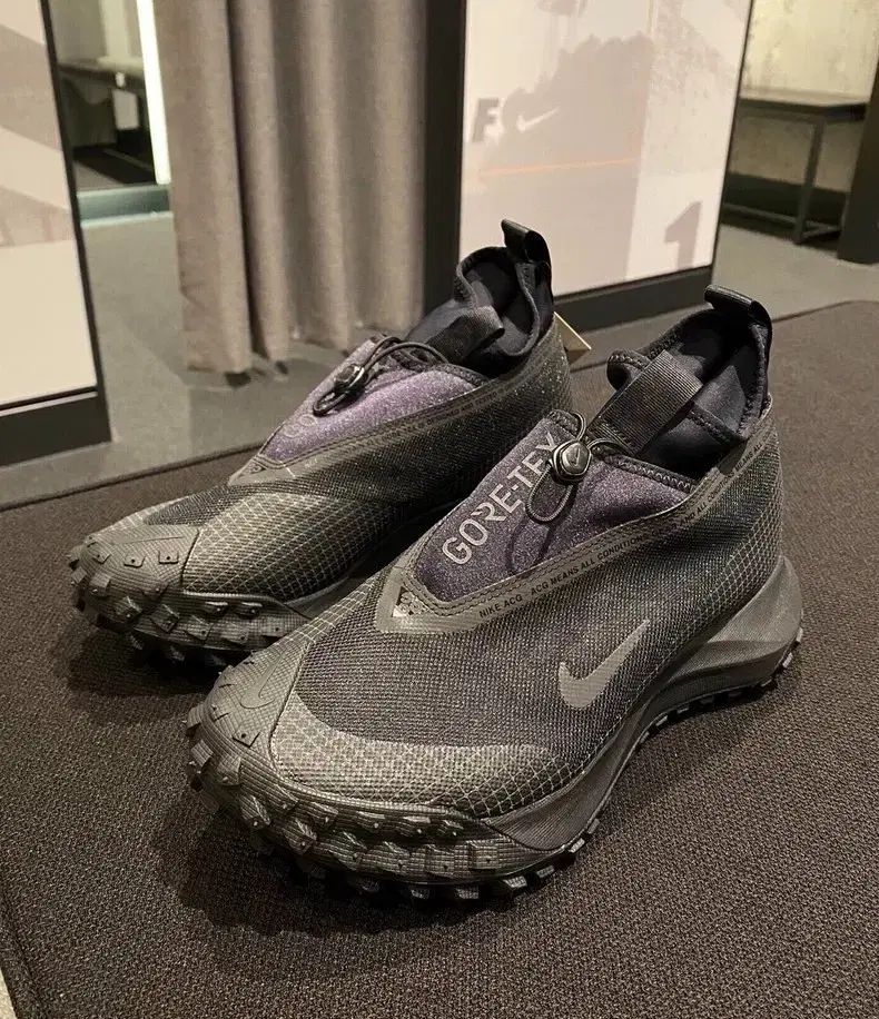 ナイキ ACG ゴアテックス スニーカー ブラック