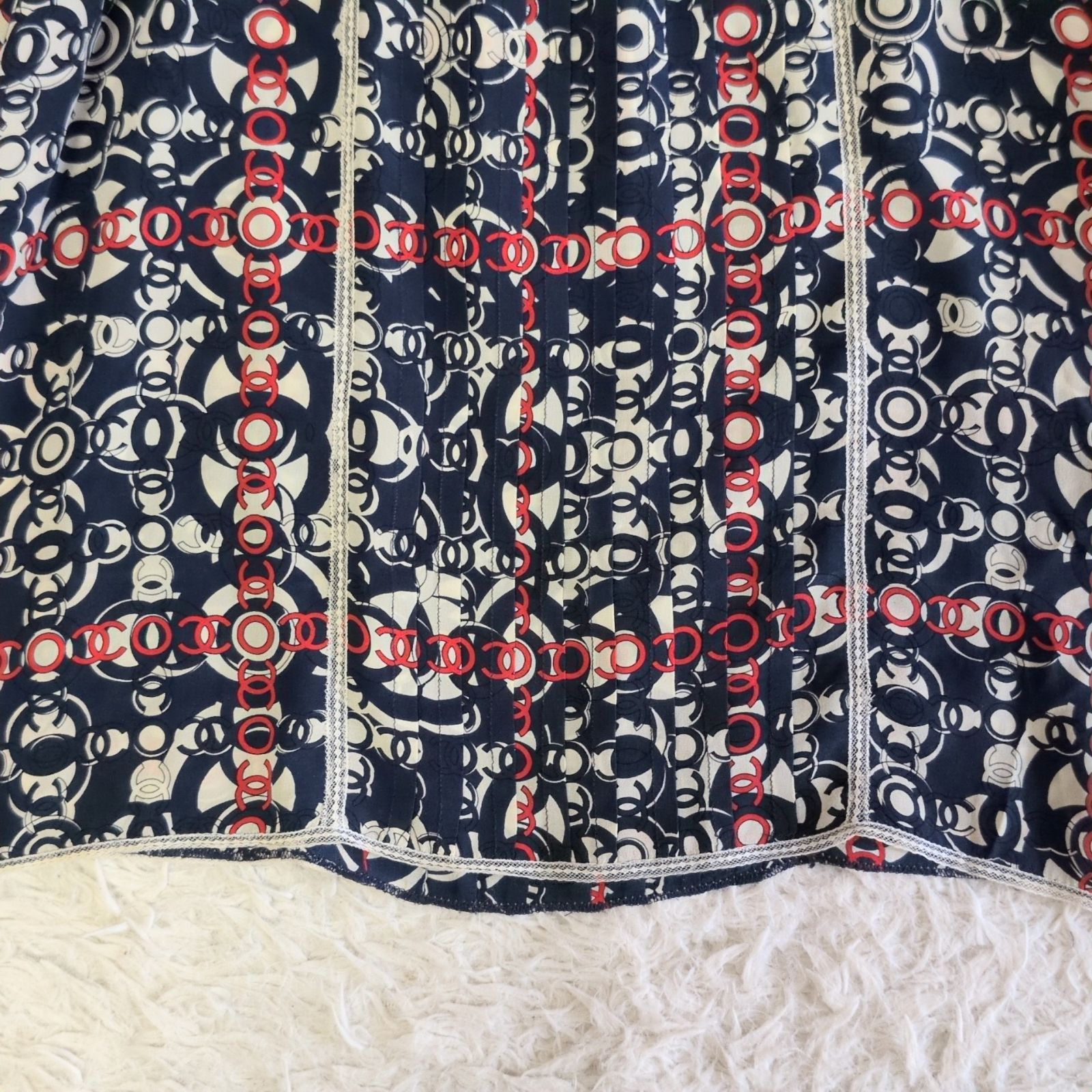 美品✨CHANEL シャネル シルク100% ココマーク総柄ブラウス 07A P31982 