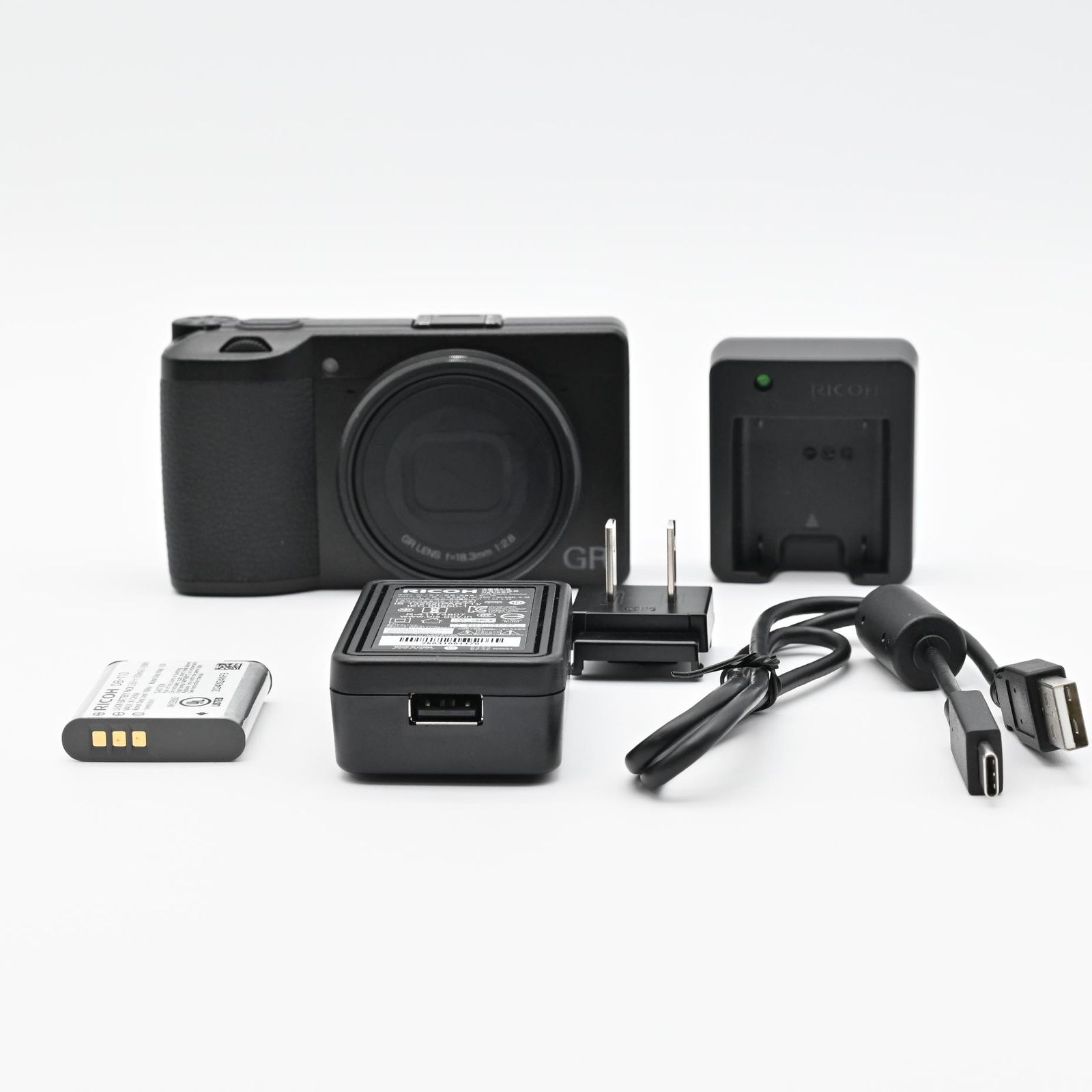 RICOH GR III HDF ショット数 1496回 充電器BJ-11付 - メルカリ