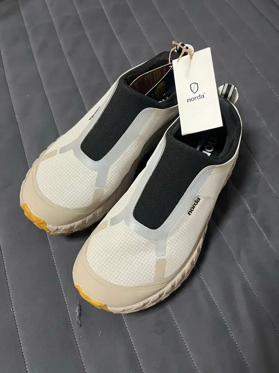 norda003 シンダー カラー 260 サイズ
