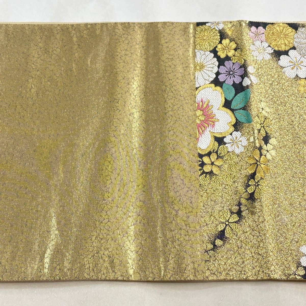 美品】 袋帯 秀品 振袖向き 桜 草花 金銀糸 箔 金色 六通 正絹 【中古
