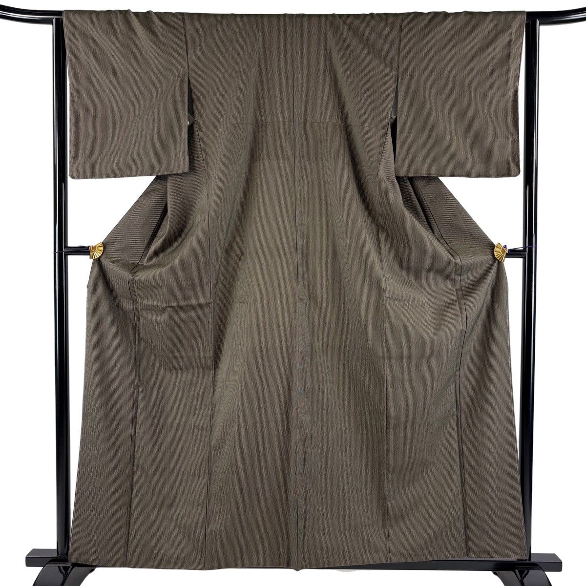 【美品】 紬 身丈159cm 裄丈64cm M 袷 紅花黄八丈 落款 縦縞 茶緑色 正絹 秀品 【中古】