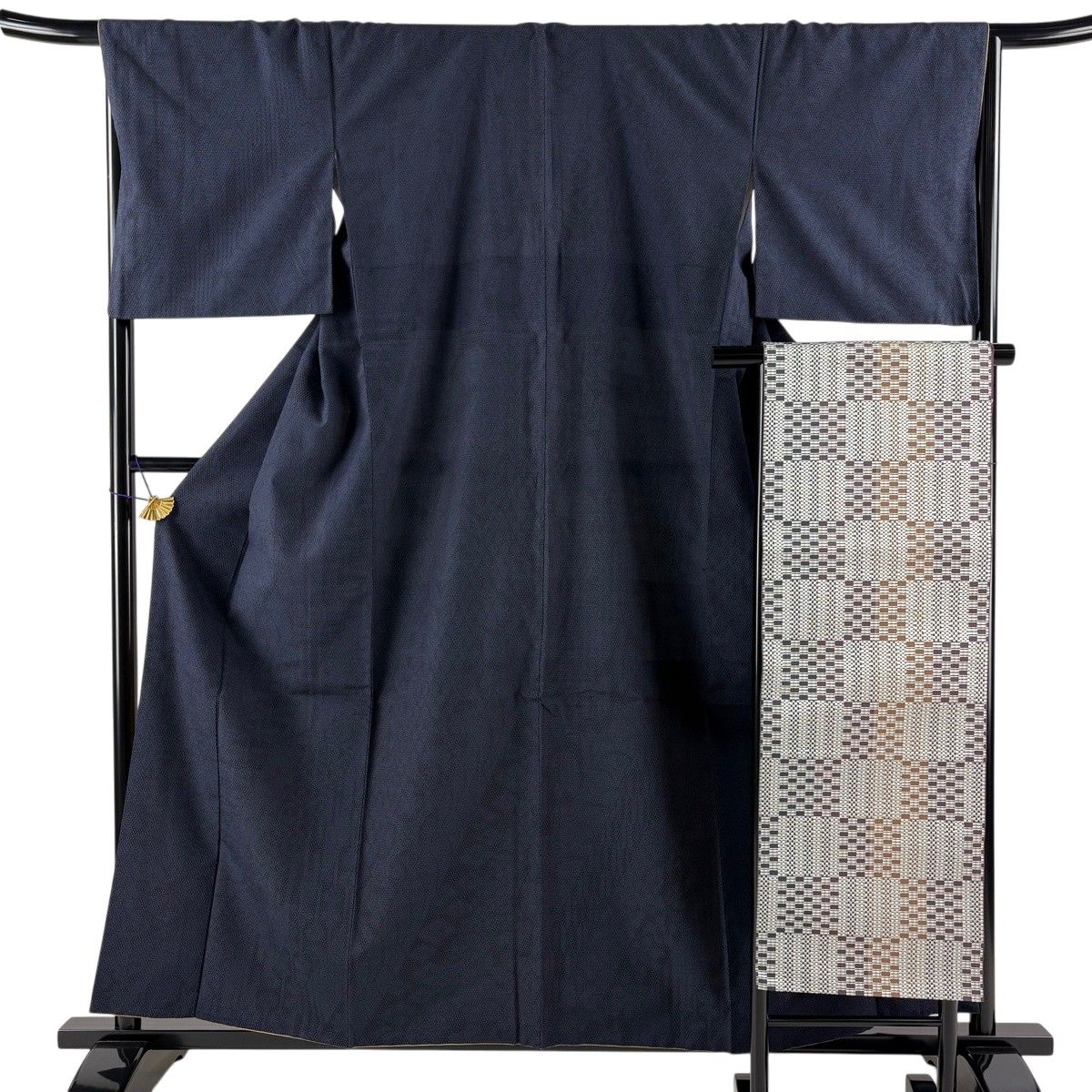 【美品】 紬 身丈159cm 裄丈67.5cm L 袷 名古屋帯セット 鈴乃屋 亀甲絣 縞 紺色 正絹 秀品 【中古】