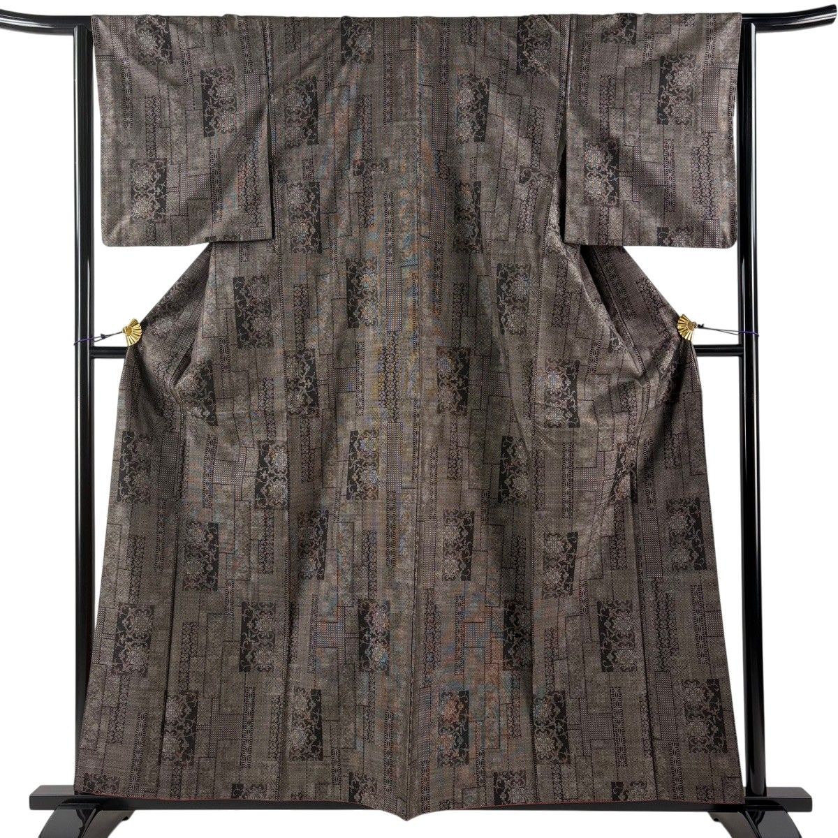 【美品】 大島紬 身丈159.5cm 裄丈63.5cm S 袷 純泥染 証紙 色紙 華文 焦茶色 正絹 秀品 【中古】
