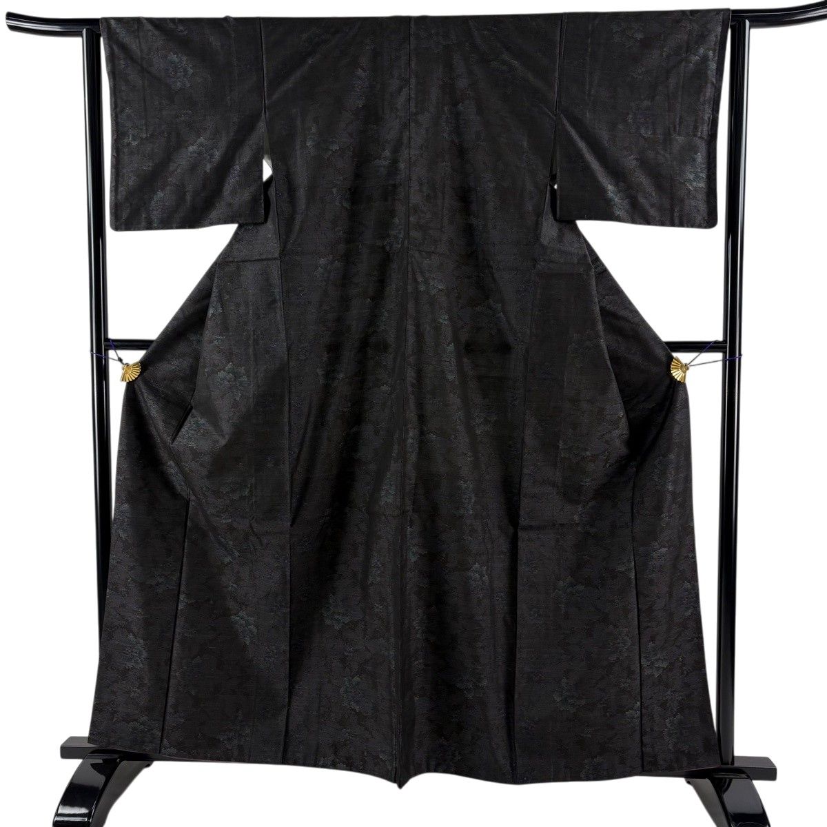 【美品】 紬 身丈160.5cm 裄丈63.5cm S 袷 草花 黒 正絹 秀品 【中古】