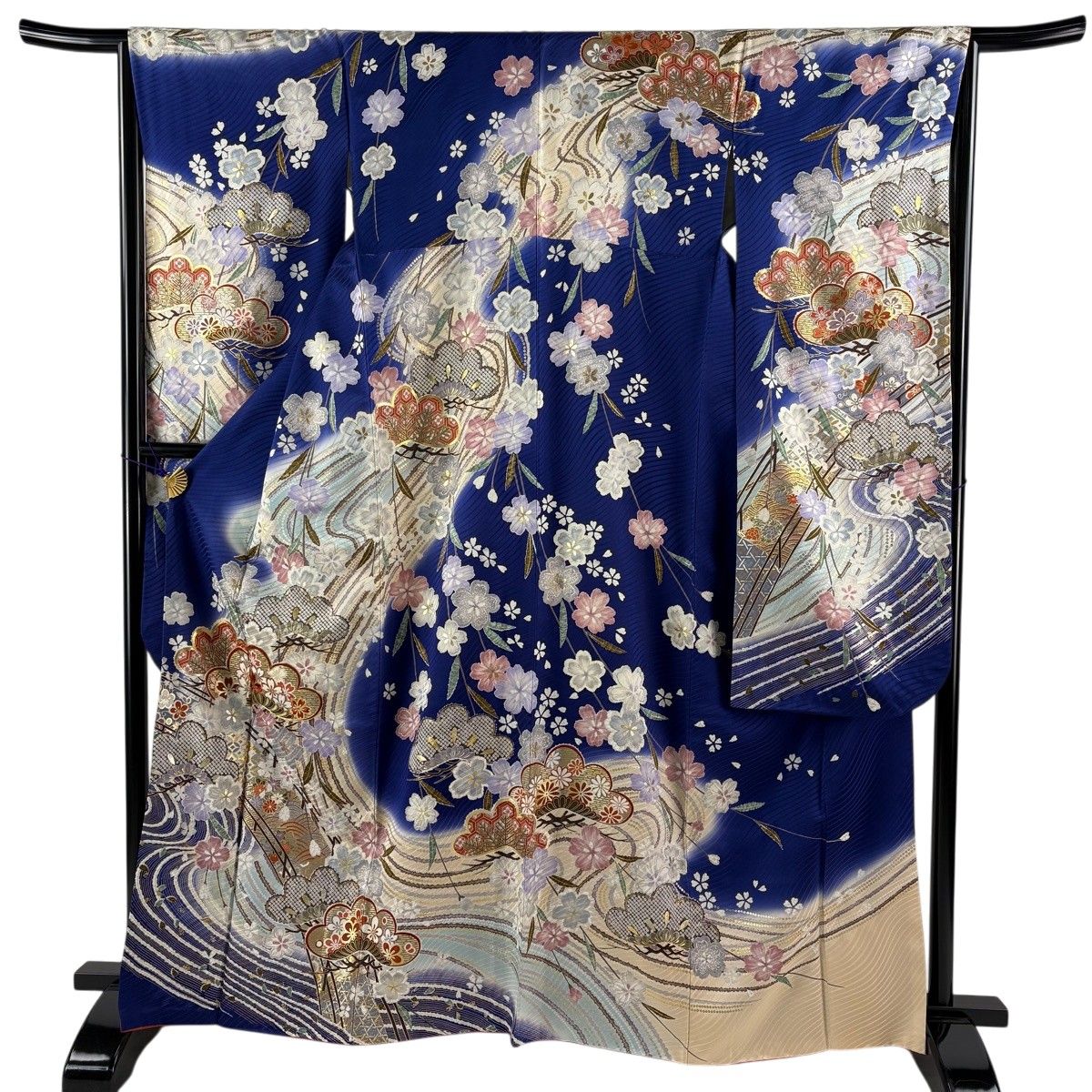 振袖 身丈164.5cm 裄丈65.5cm M 袷 松 桜 金糸 金銀彩 青 正絹 秀品 【中古】