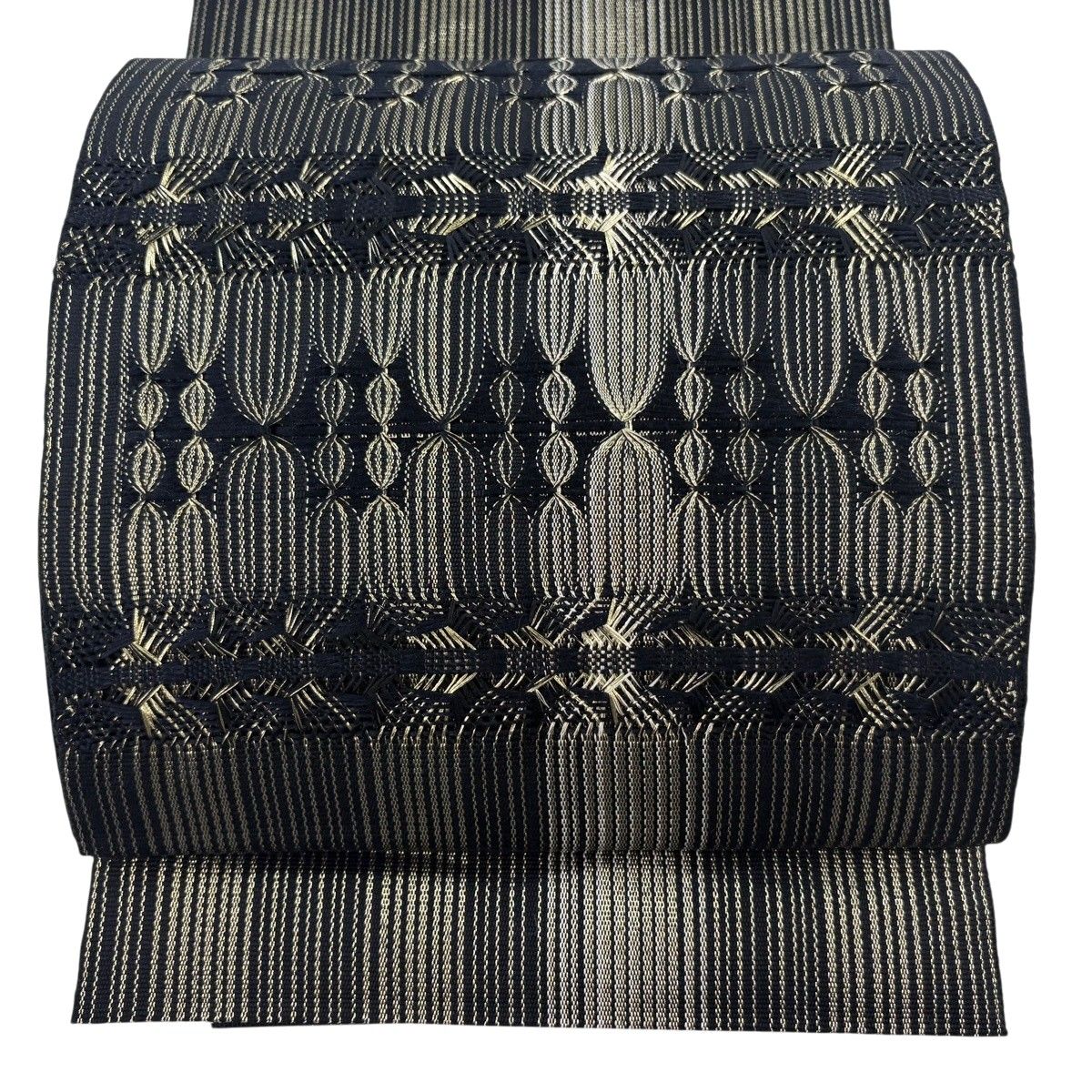 【美品】 名古屋帯 秀品 松葉仕立て 八寸名古屋帯 幾何学模様 金糸 黒 正絹 【中古】