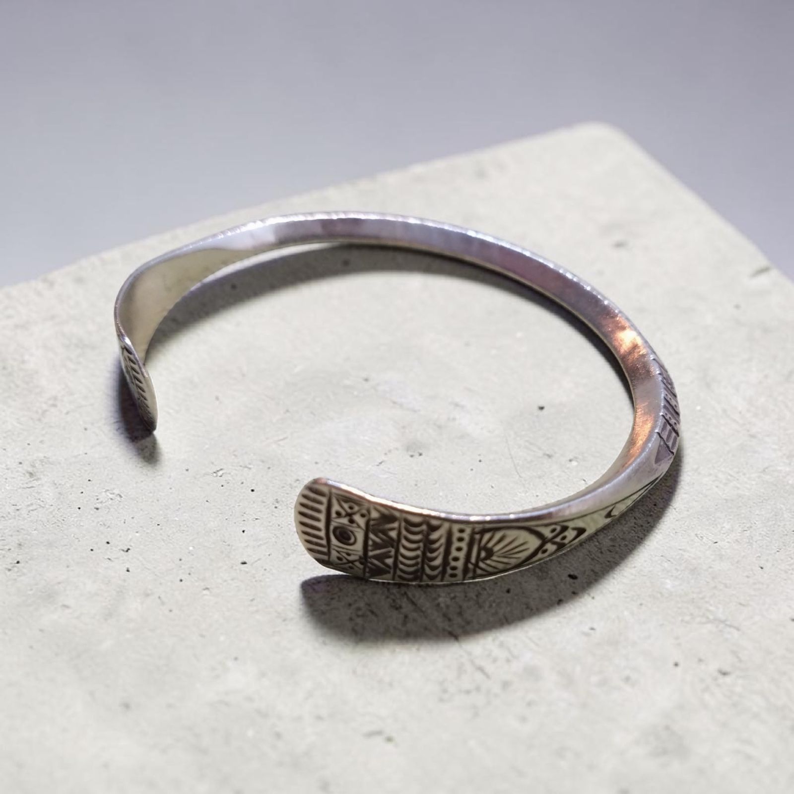 新品 カレンシルバー バングル ブレスレット ハンドメイド 民族模様 シルバーアクセサリー