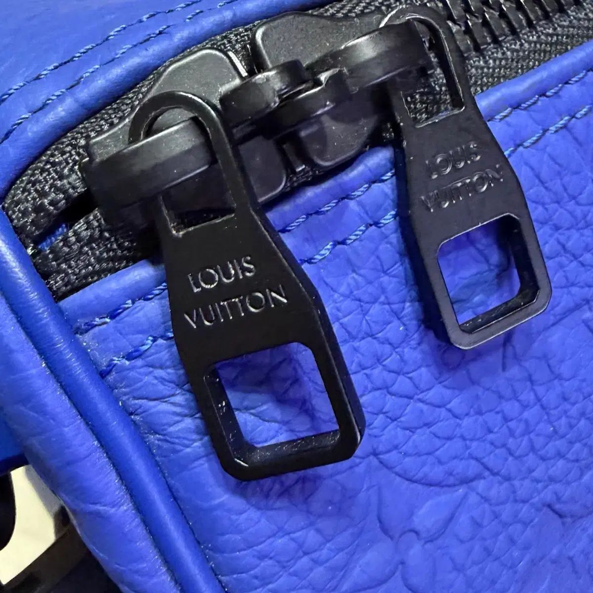 OS Louis Vuitton ルイヴィトン モノグラム トゥーリョン キー ポール