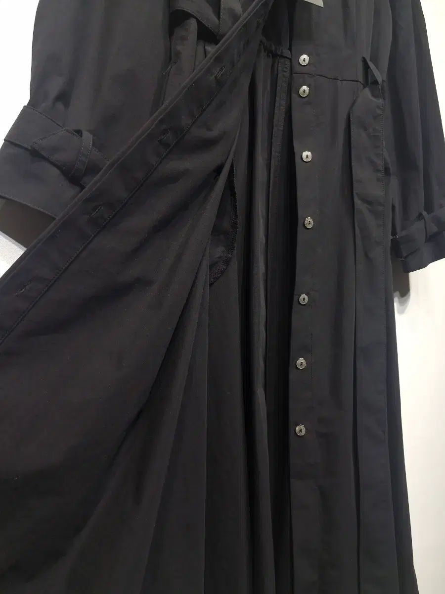 新品 KARL LAGERFELD カールラガーフェルド 23年 トレンチ コート ONE PIECE