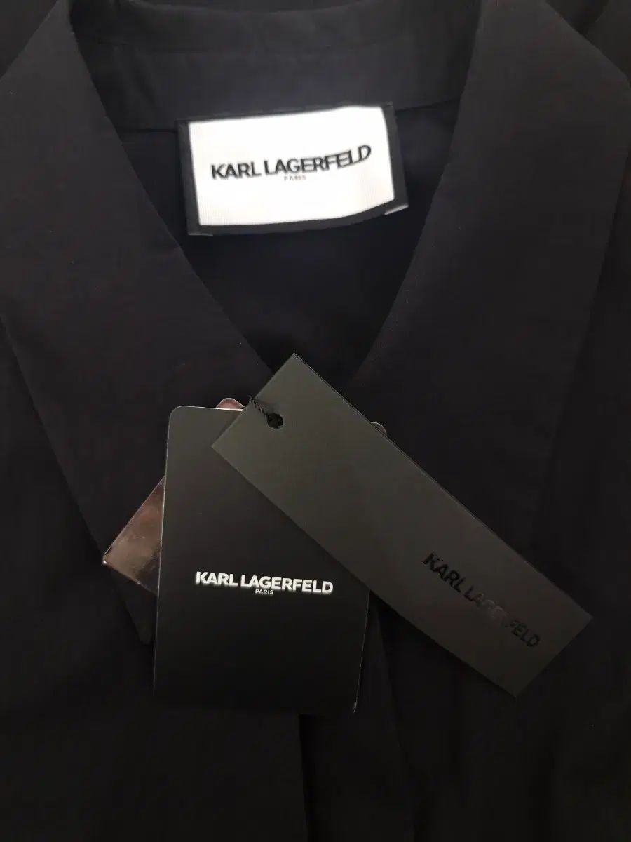 新品 KARL LAGERFELD カールラガーフェルド 23年 トレンチ コート ONE PIECE