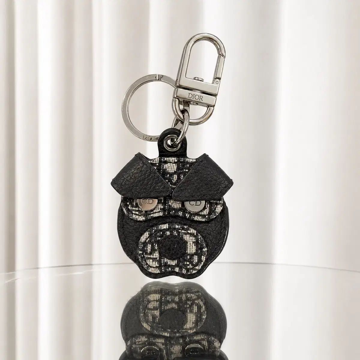 25SS OS ディオール オブリーク バービー キーホルダー ポ エアタグ 犬 キーホルダー