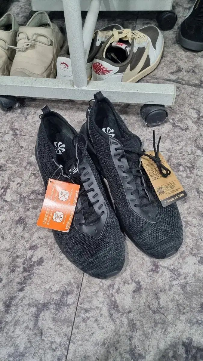 エアマックス フライニット レーサー UK11 (300) タグ付き新品