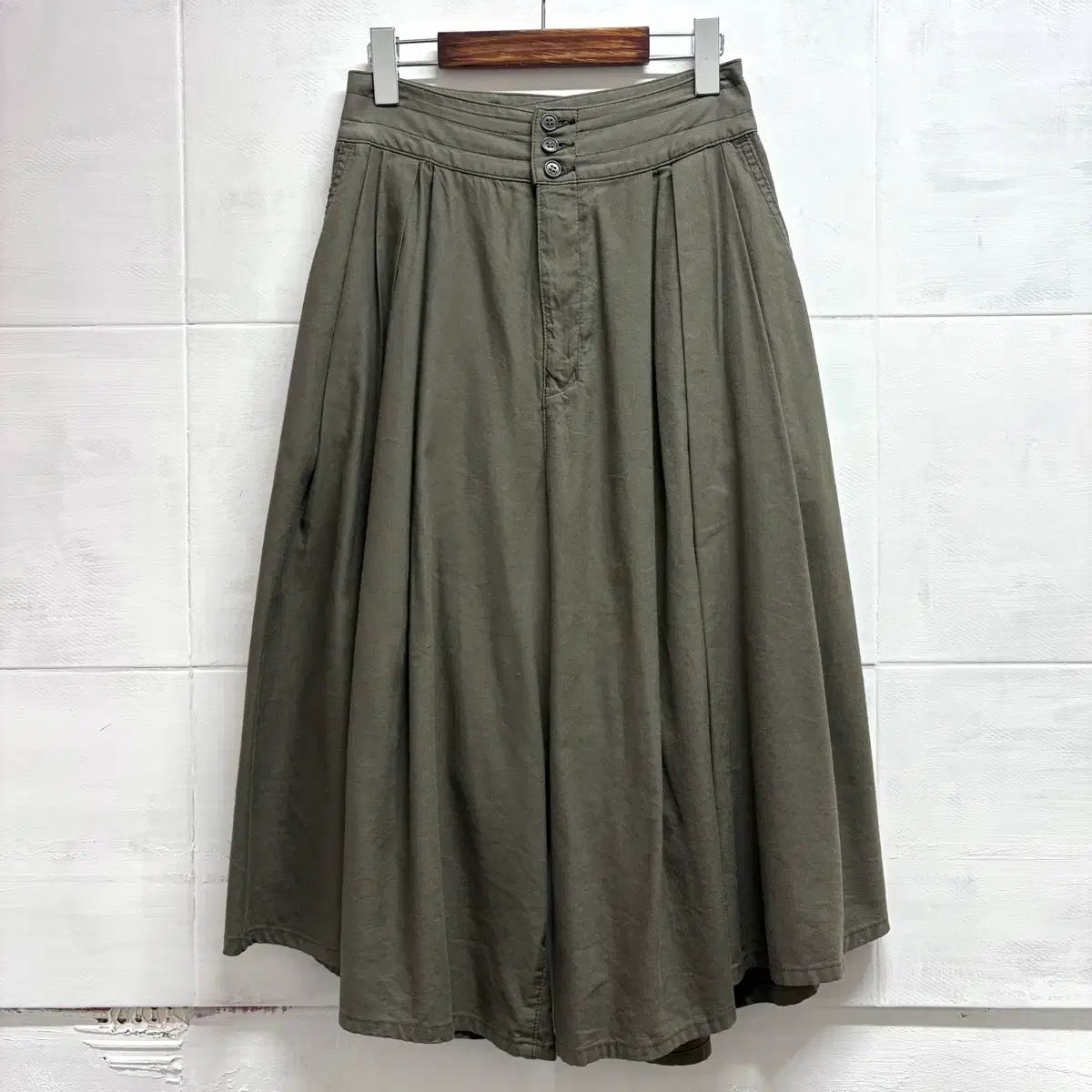 ズッカ カーキ ワイド パンツ バミューダ S JPN